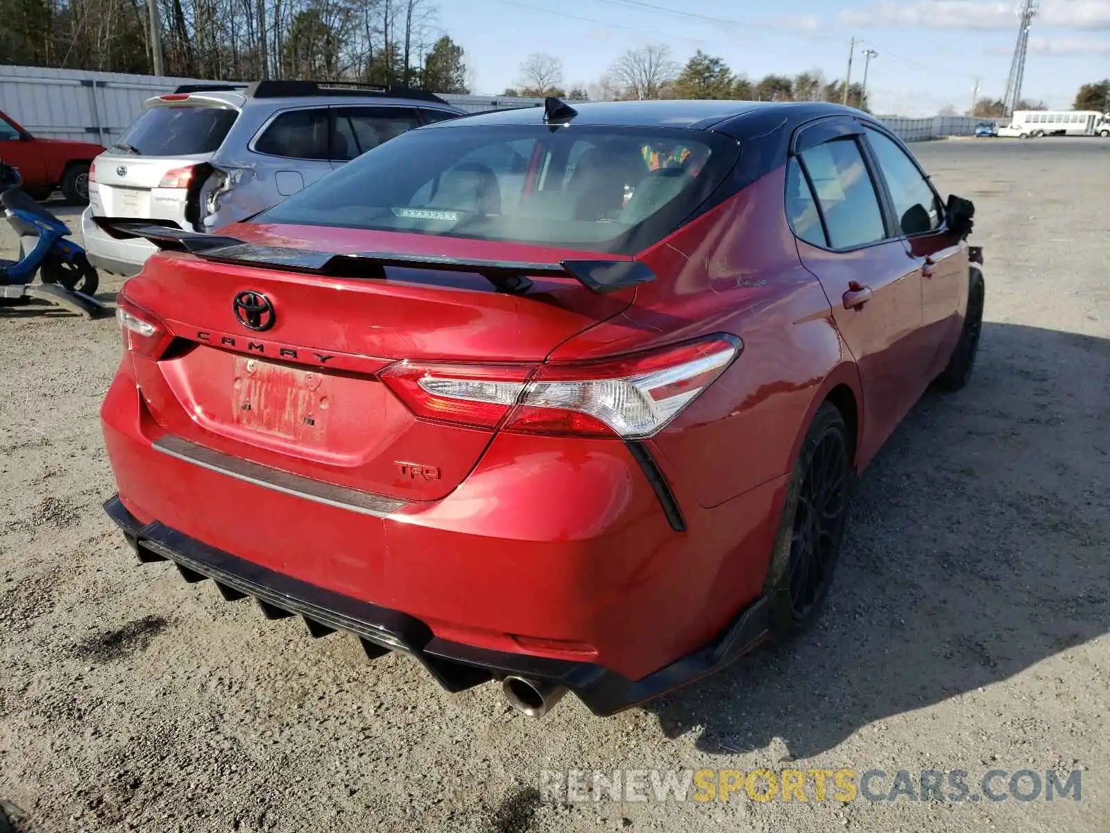 4 Photograph of a damaged car 4T1NZ1AK4LU038213 TOYOTA CAMRY 2020