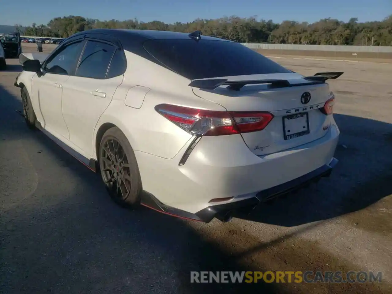 3 Photograph of a damaged car 4T1NZ1AK4LU041905 TOYOTA CAMRY 2020