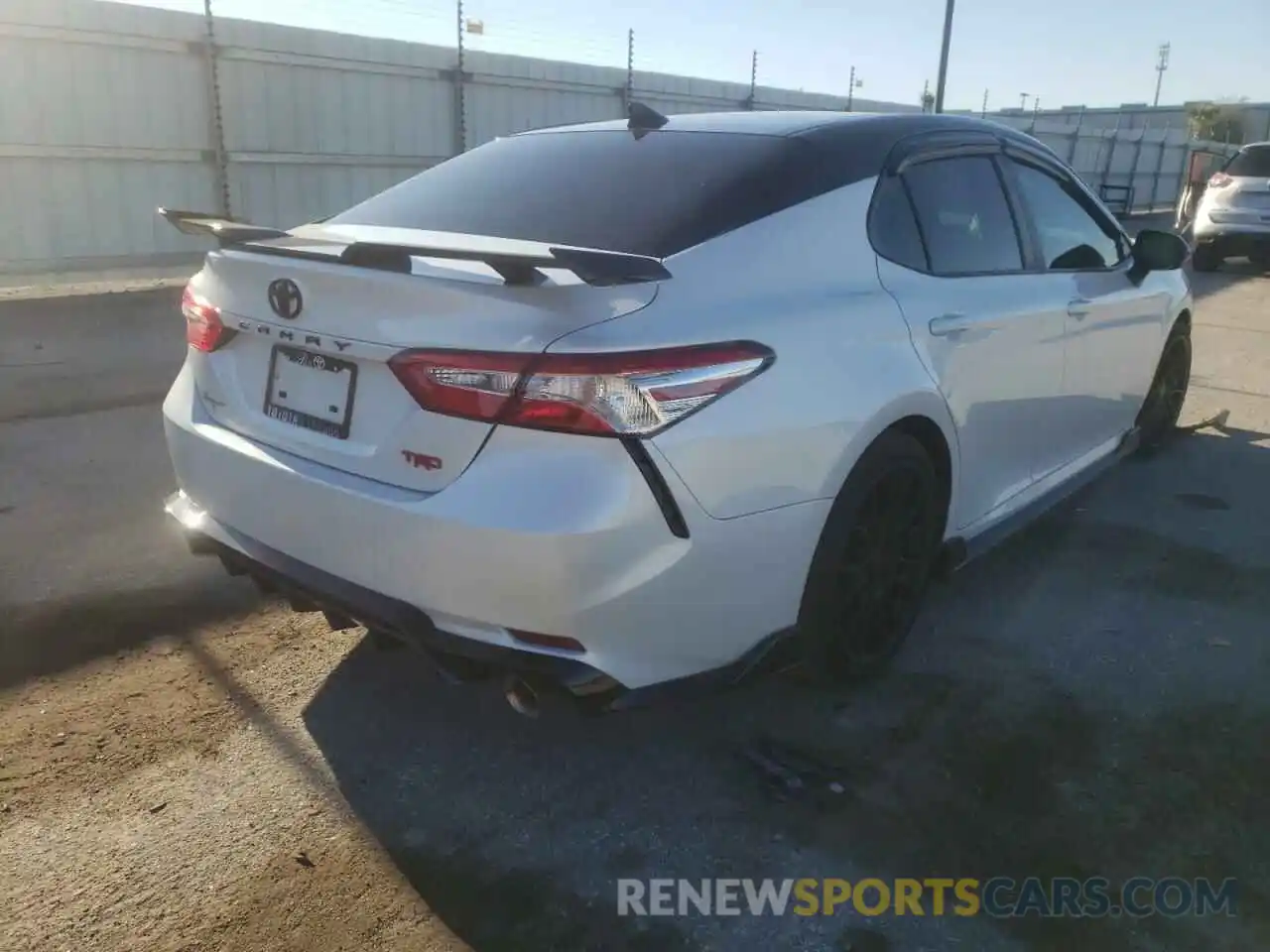 4 Photograph of a damaged car 4T1NZ1AK4LU041905 TOYOTA CAMRY 2020