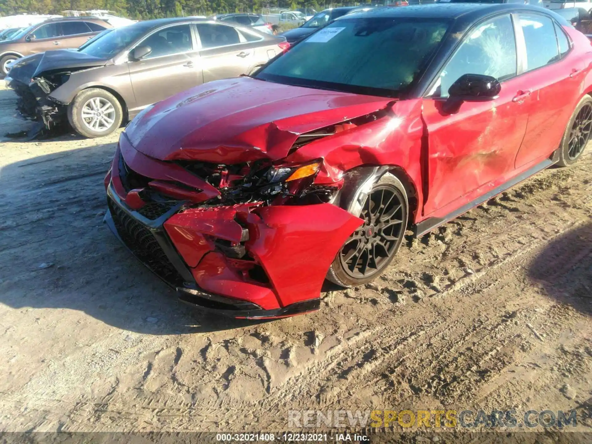 6 Photograph of a damaged car 4T1NZ1AK4LU043217 TOYOTA CAMRY 2020