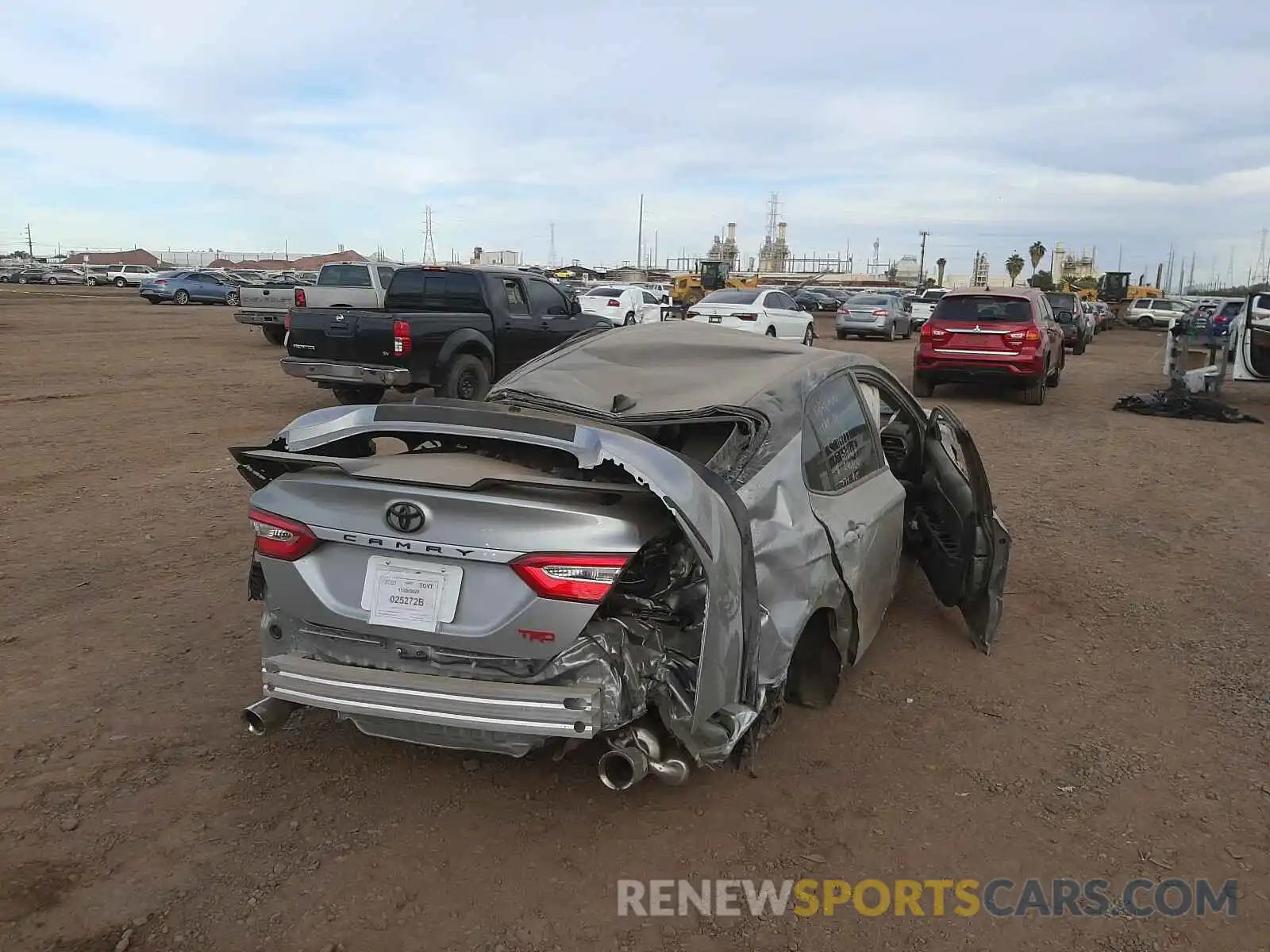 4 Photograph of a damaged car 4T1NZ1AK4LU046604 TOYOTA CAMRY 2020