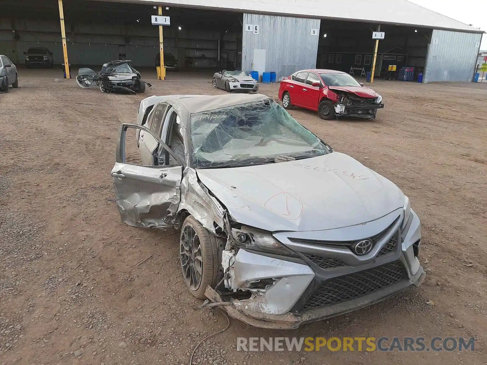 9 Photograph of a damaged car 4T1NZ1AK4LU046604 TOYOTA CAMRY 2020