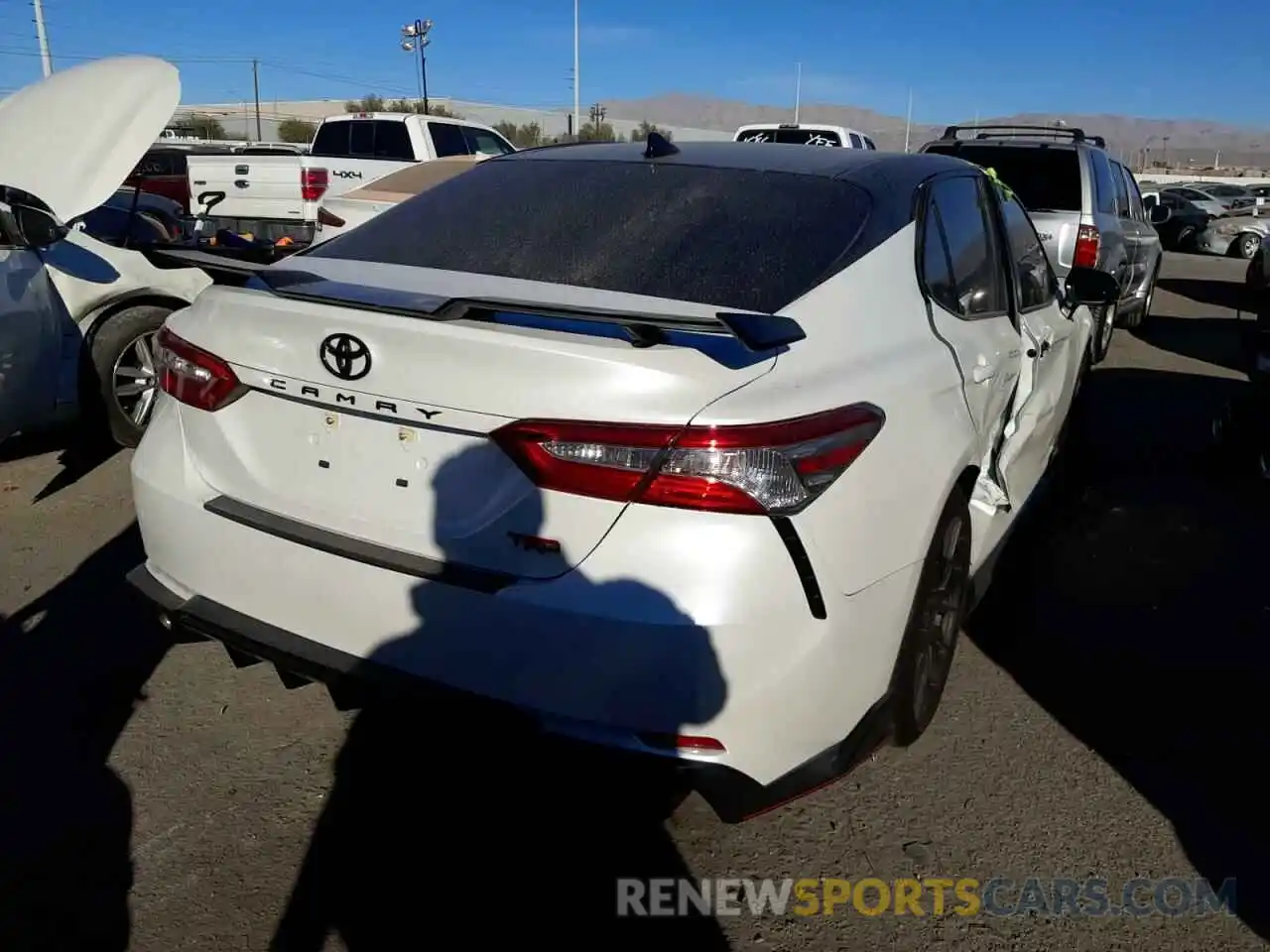 4 Photograph of a damaged car 4T1NZ1AK5LU038432 TOYOTA CAMRY 2020