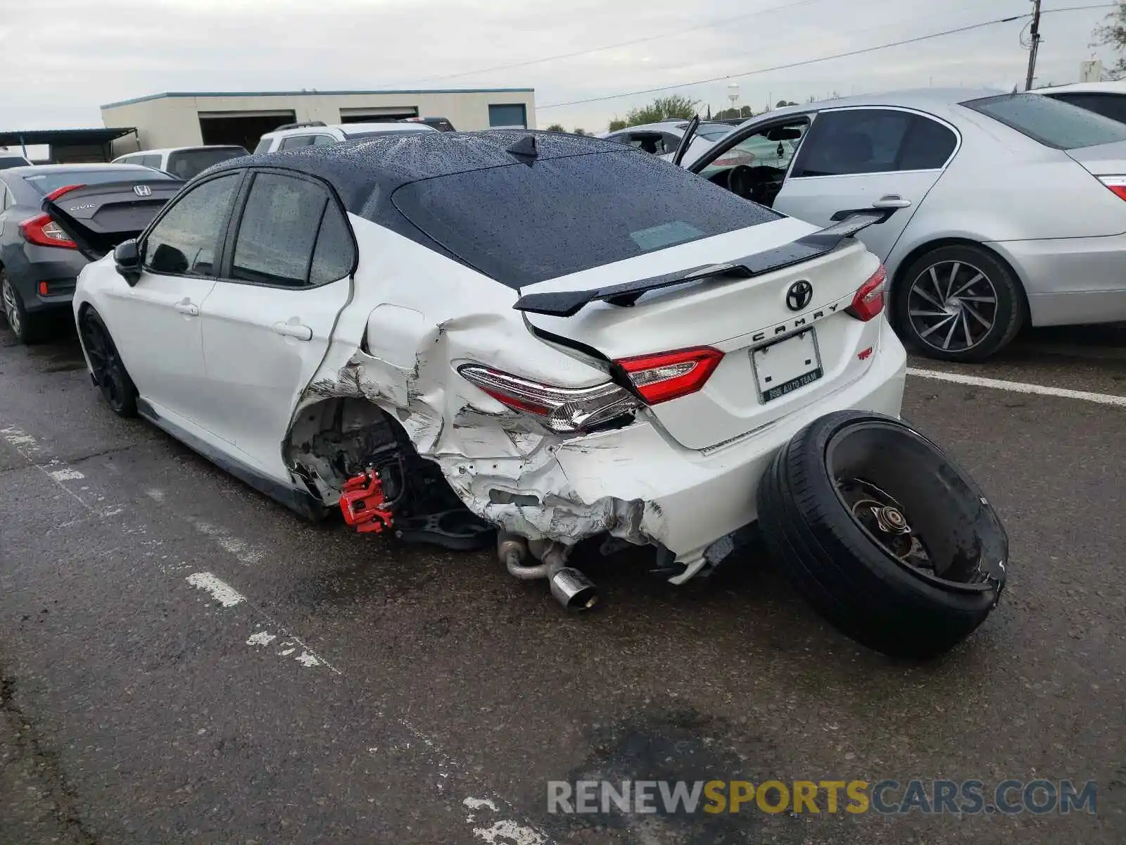 3 Photograph of a damaged car 4T1NZ1AK5LU040472 TOYOTA CAMRY 2020