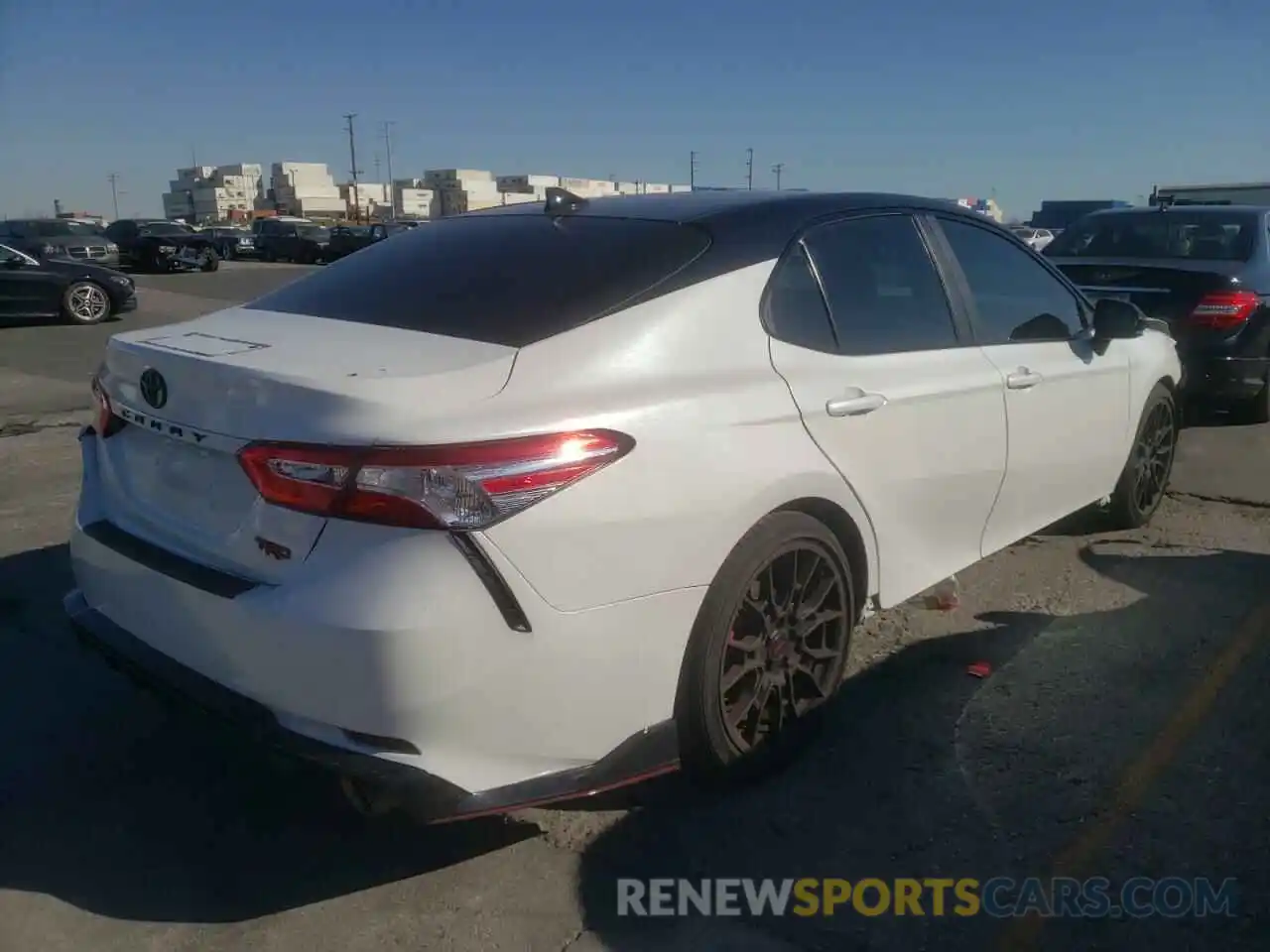 4 Photograph of a damaged car 4T1NZ1AK5LU040682 TOYOTA CAMRY 2020