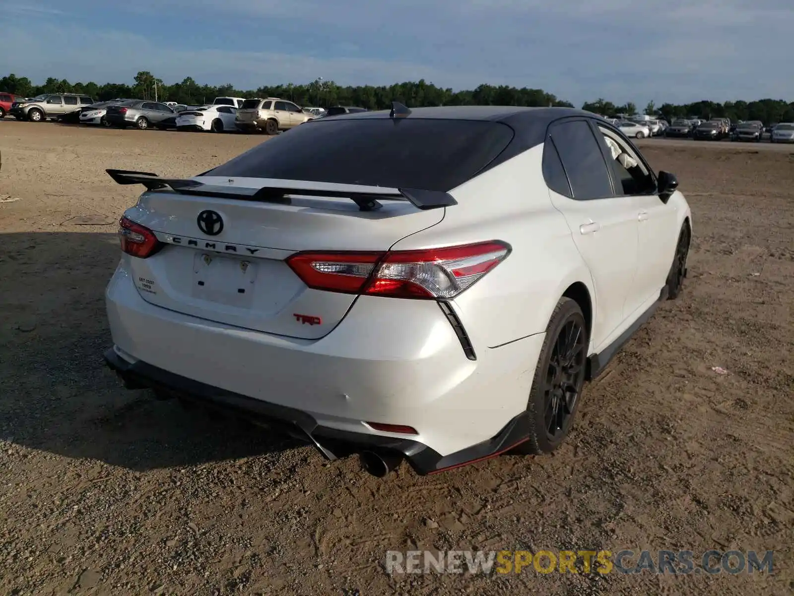 4 Photograph of a damaged car 4T1NZ1AK6LU036382 TOYOTA CAMRY 2020