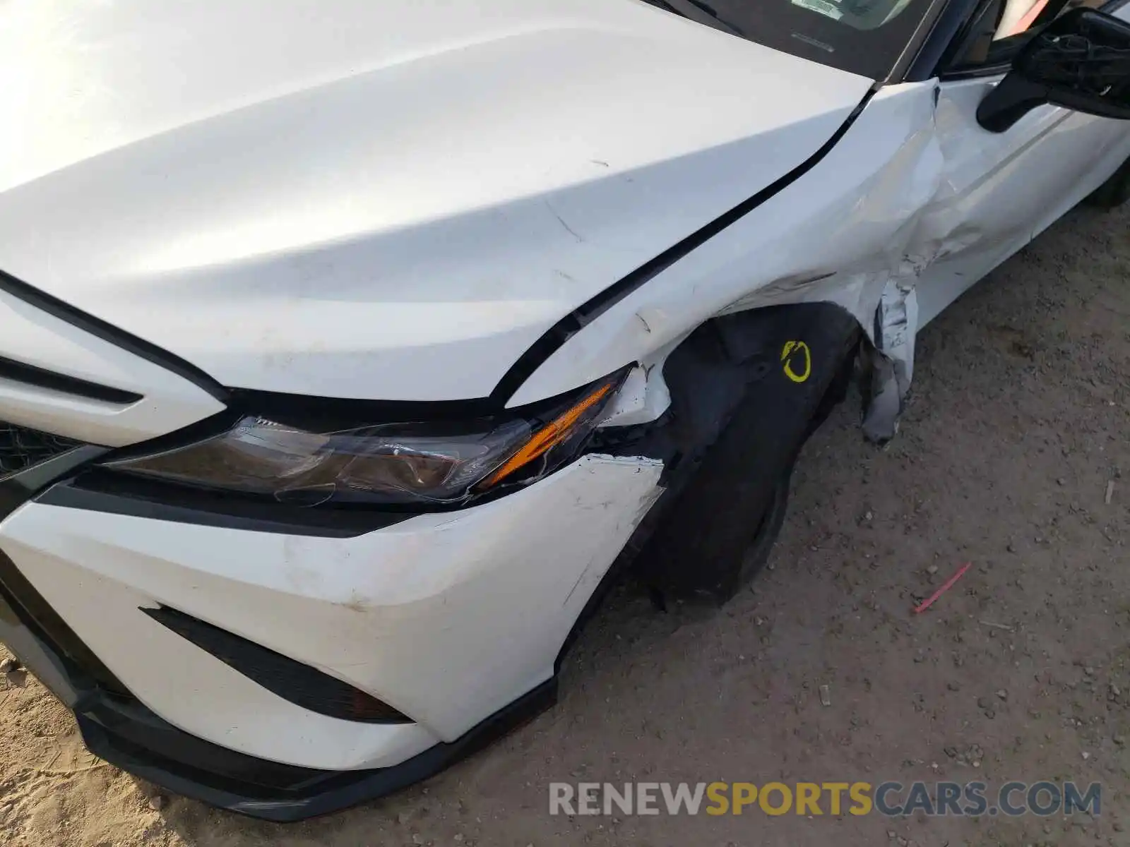 9 Photograph of a damaged car 4T1NZ1AK6LU036382 TOYOTA CAMRY 2020