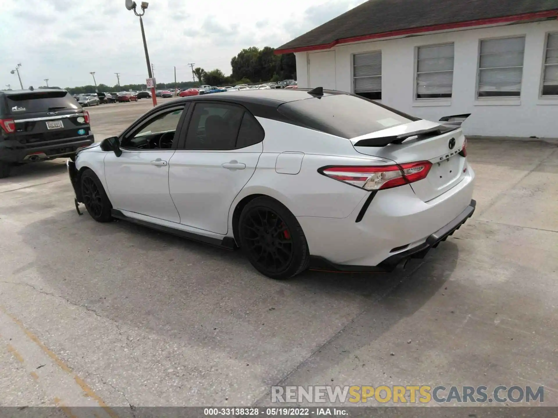 3 Photograph of a damaged car 4T1NZ1AK6LU039430 TOYOTA CAMRY 2020