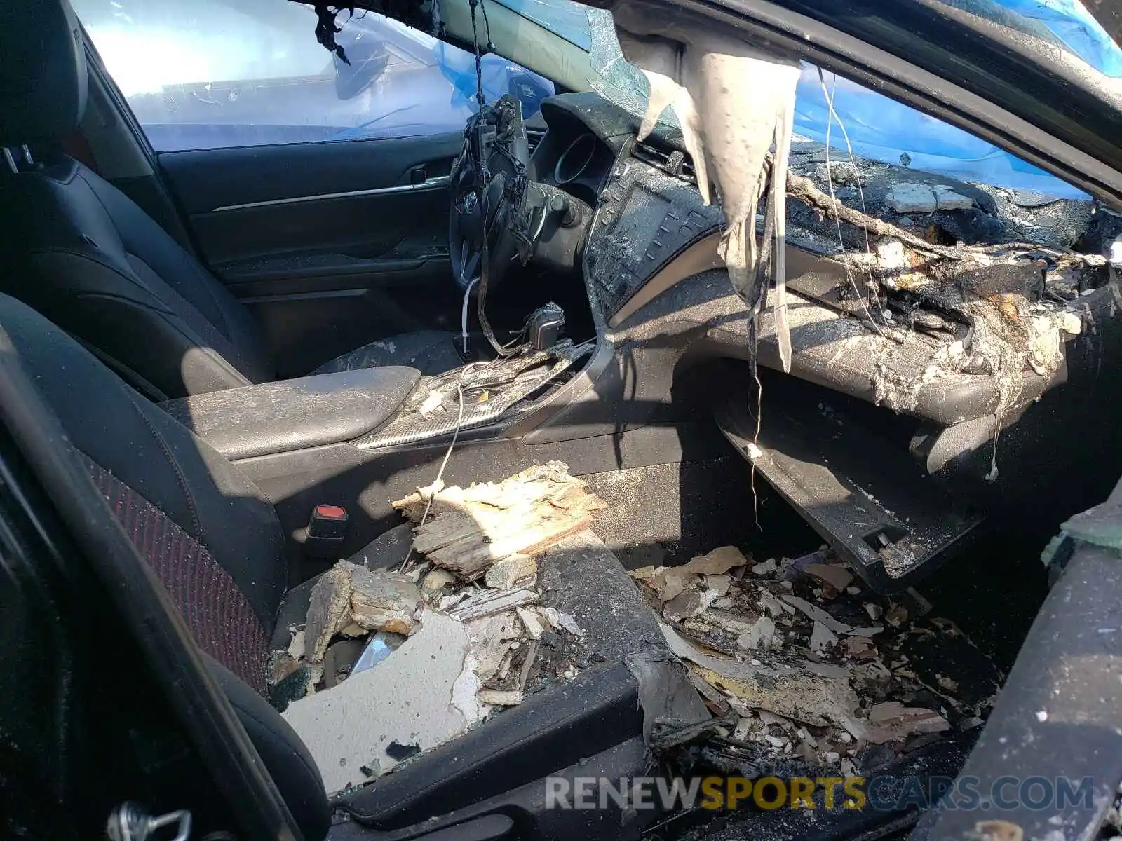 5 Photograph of a damaged car 4T1NZ1AK7LU042160 TOYOTA CAMRY 2020