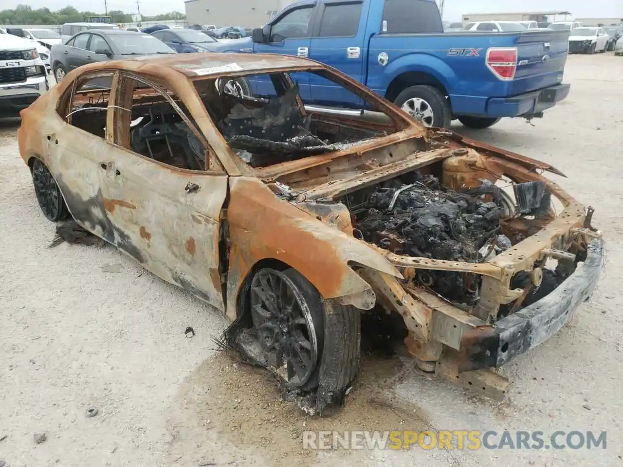 1 Photograph of a damaged car 4T1NZ1AK7LU046550 TOYOTA CAMRY 2020