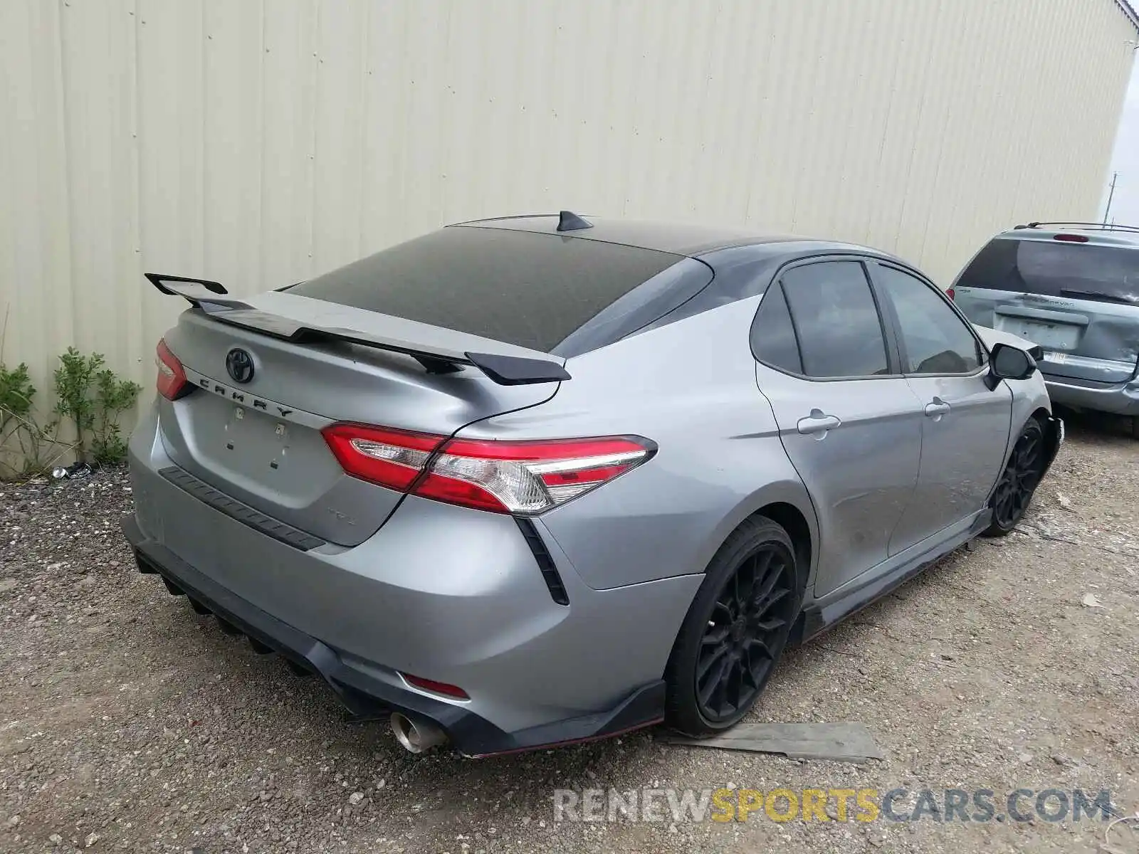 4 Photograph of a damaged car 4T1NZ1AK8LU033886 TOYOTA CAMRY 2020