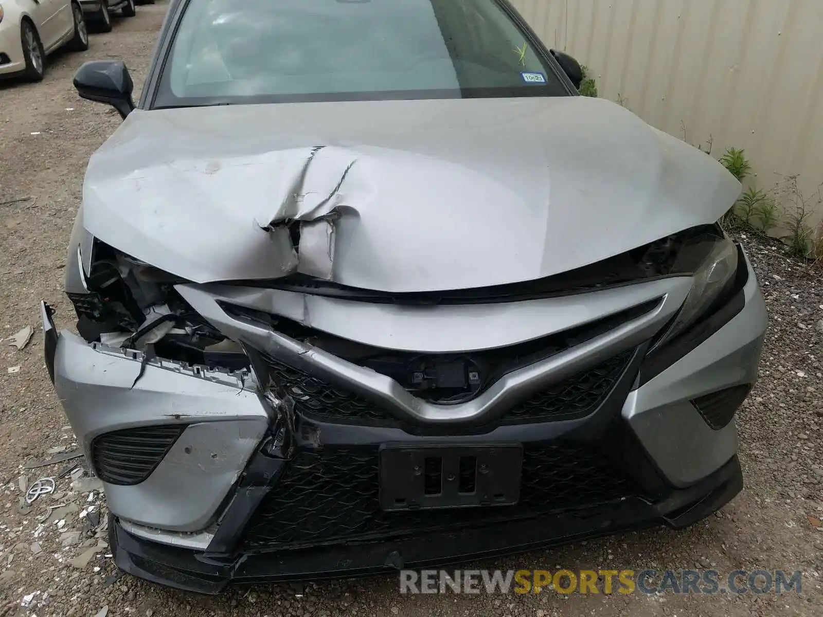 9 Photograph of a damaged car 4T1NZ1AK8LU033886 TOYOTA CAMRY 2020