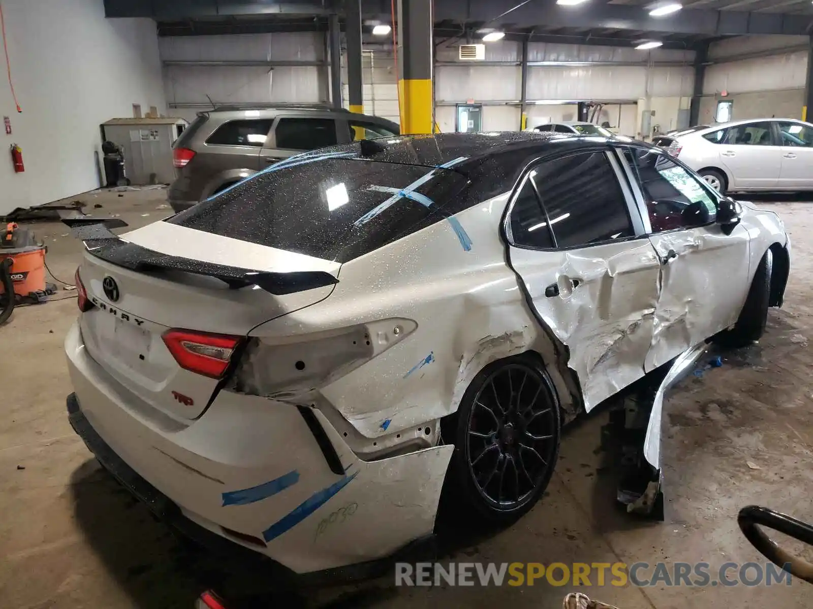 4 Photograph of a damaged car 4T1NZ1AK8LU037789 TOYOTA CAMRY 2020