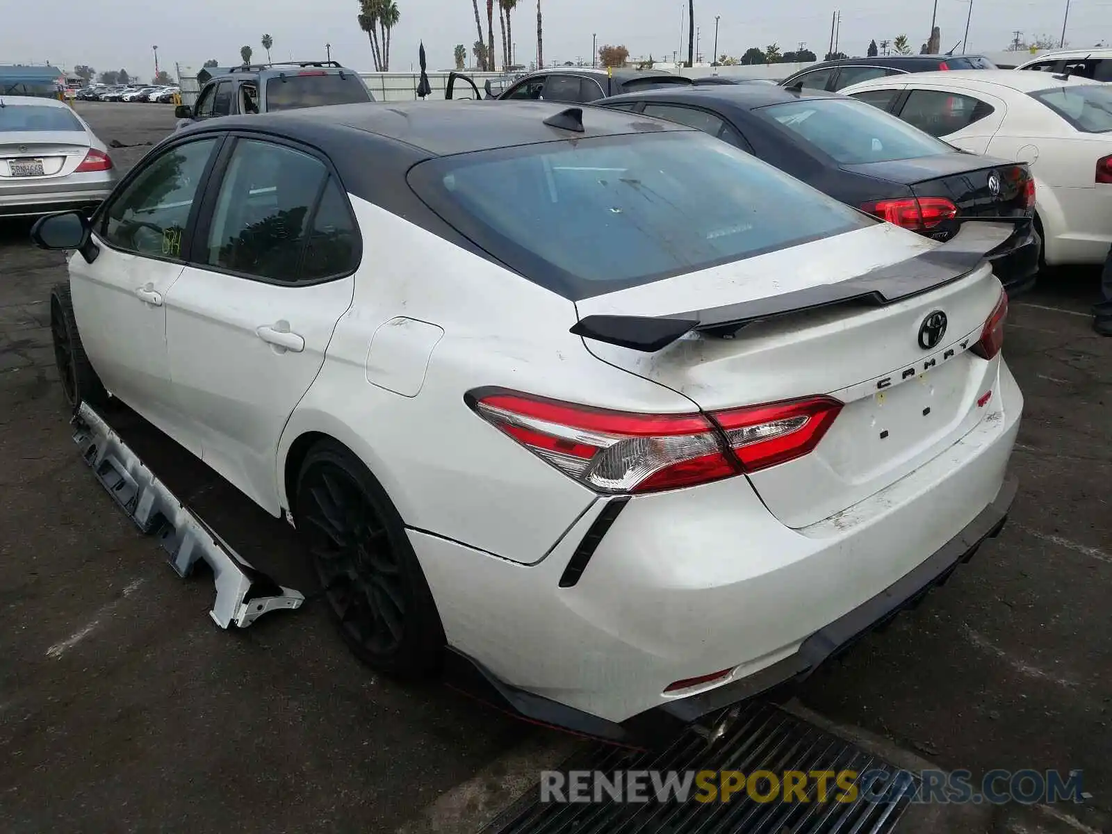 3 Photograph of a damaged car 4T1NZ1AK8LU044483 TOYOTA CAMRY 2020