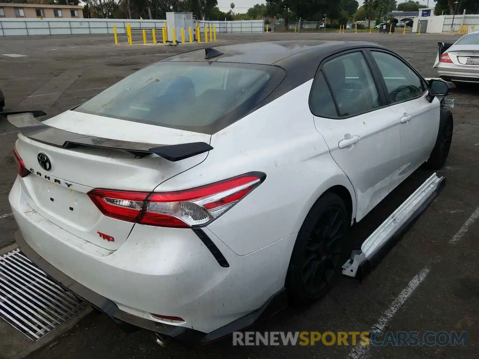 4 Photograph of a damaged car 4T1NZ1AK8LU044483 TOYOTA CAMRY 2020