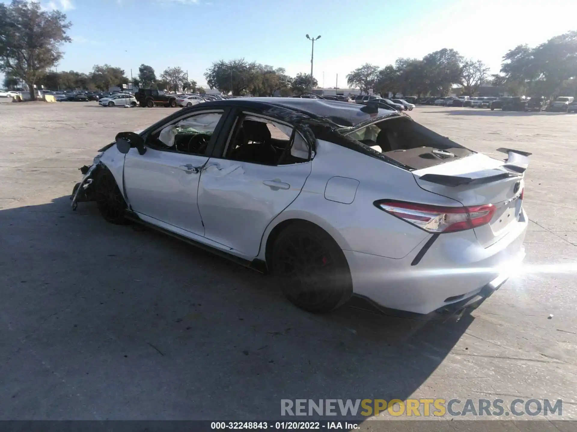 3 Photograph of a damaged car 4T1NZ1AK8LU045665 TOYOTA CAMRY 2020