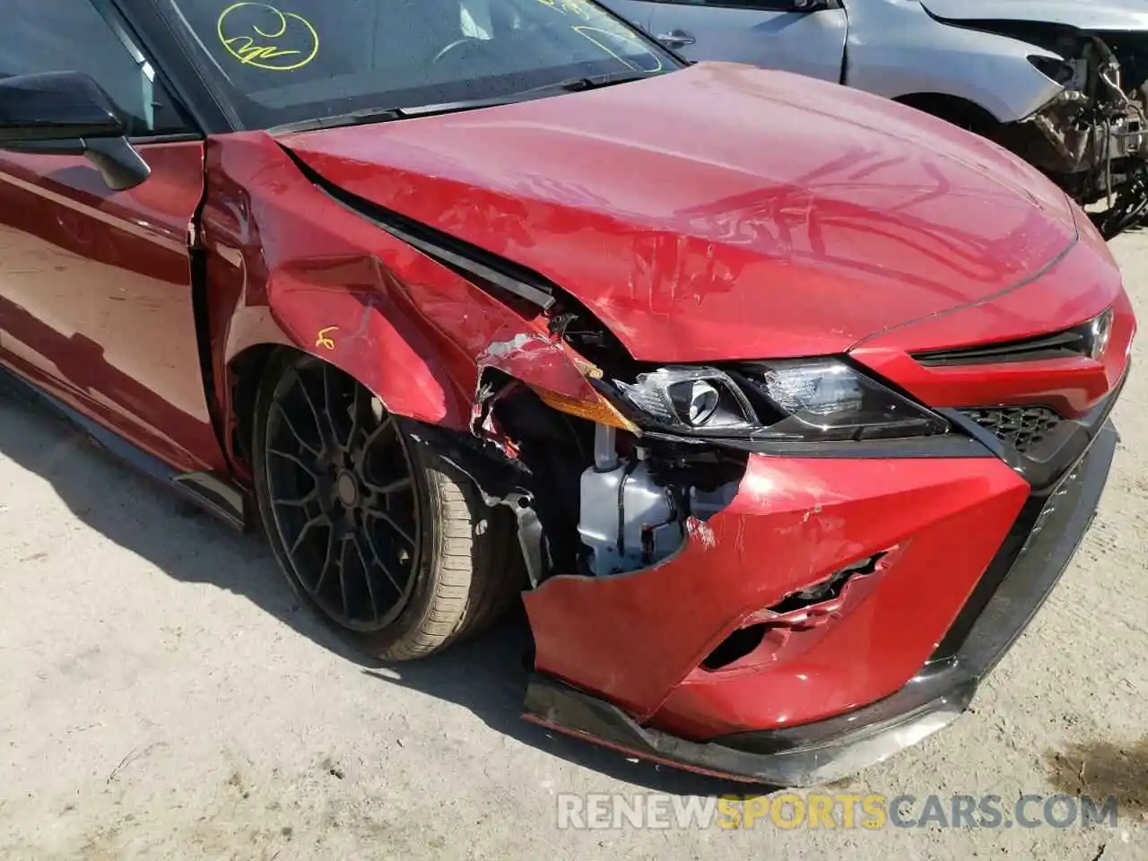 9 Photograph of a damaged car 4T1NZ1AK9LU041253 TOYOTA CAMRY 2020