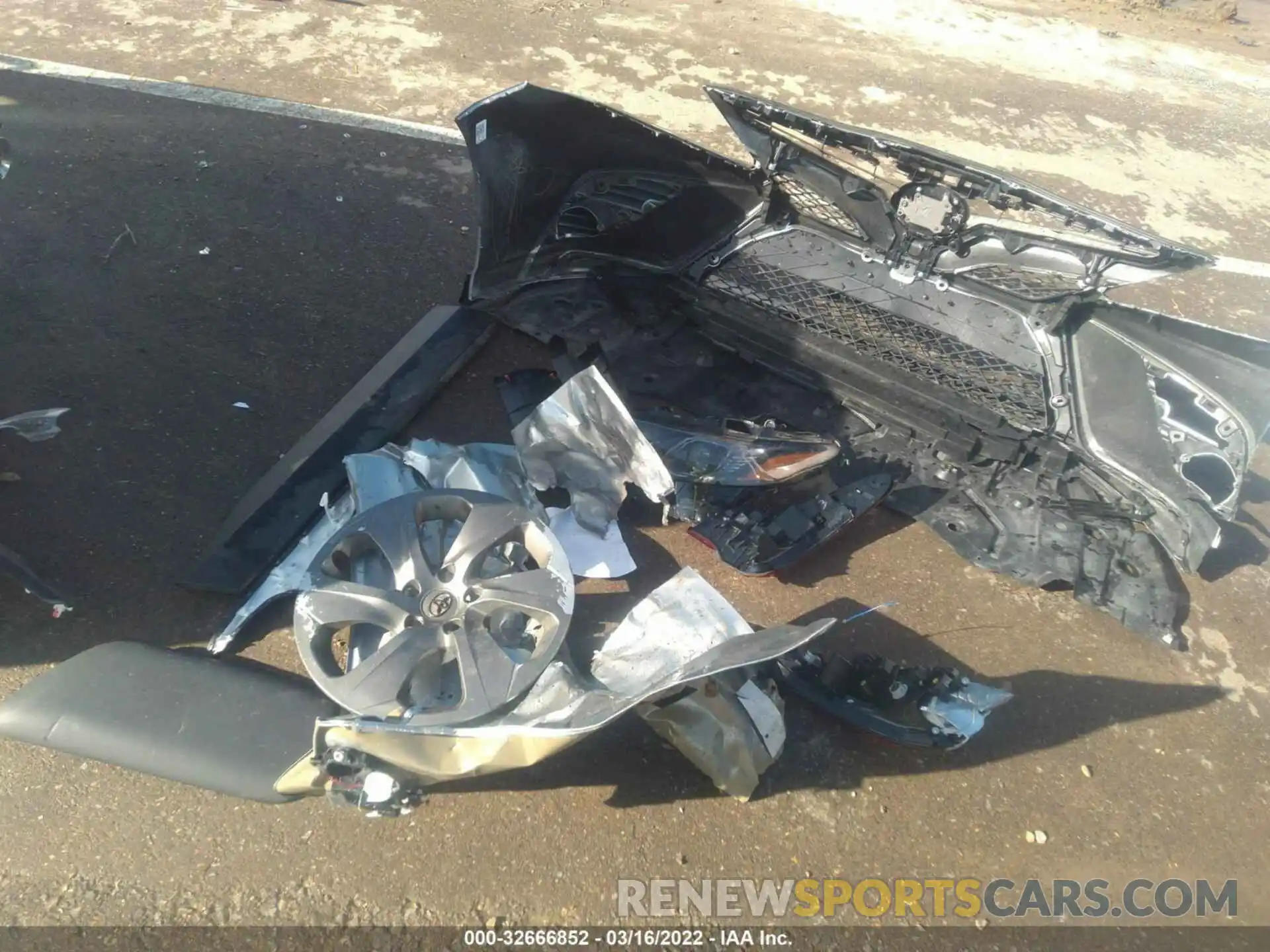 12 Photograph of a damaged car 4T1NZ1AKXLU037261 TOYOTA CAMRY 2020