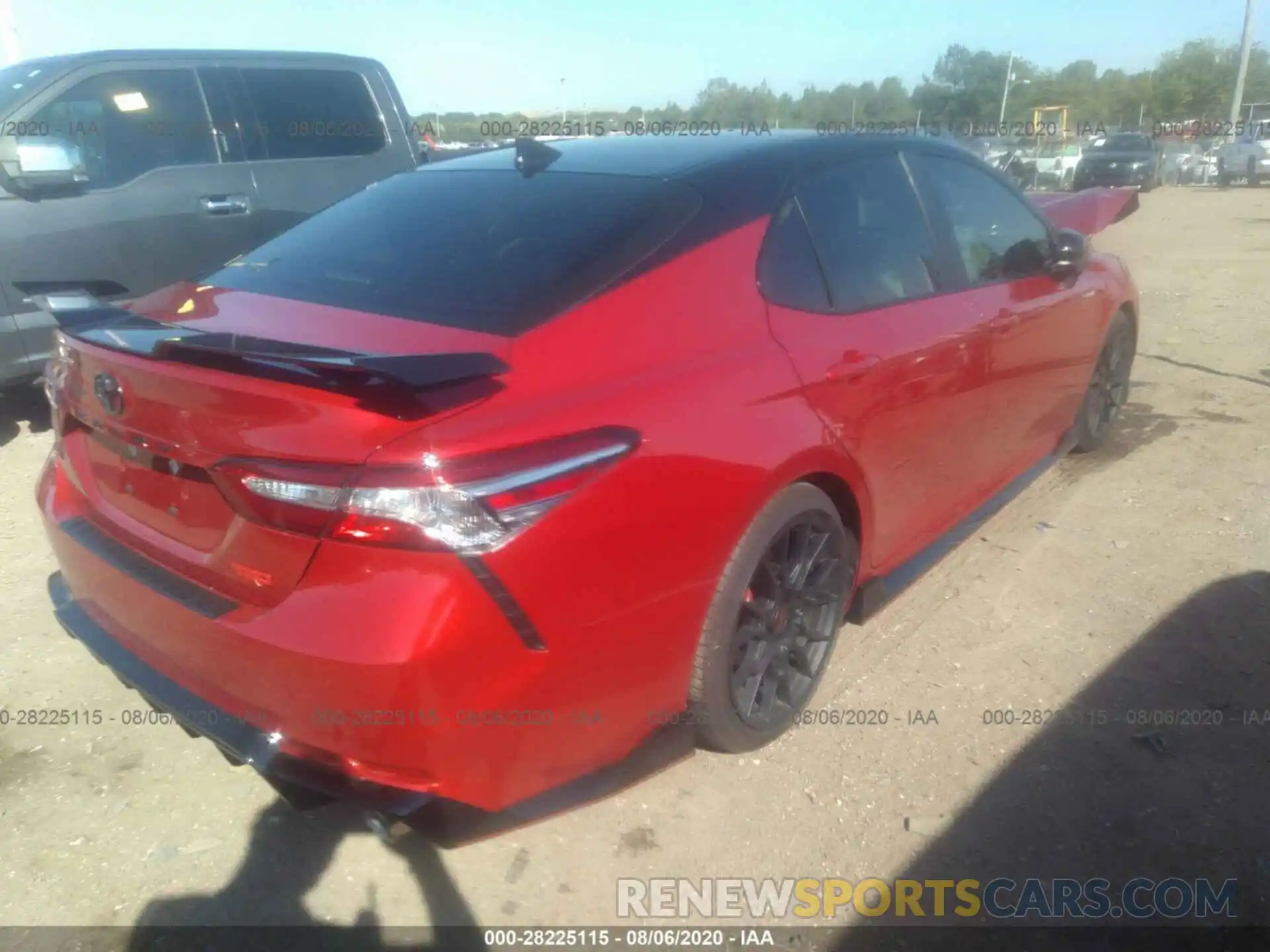 4 Photograph of a damaged car 4T1NZ1AKXLU037597 TOYOTA CAMRY 2020