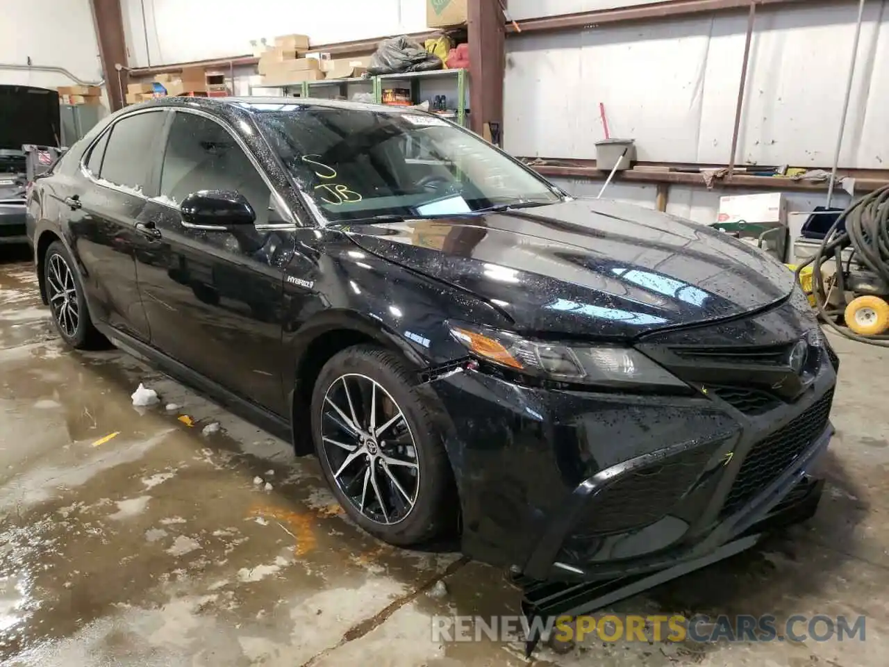 1 Photograph of a damaged car 4T1B21HK7MU015927 TOYOTA CAMRY 2021