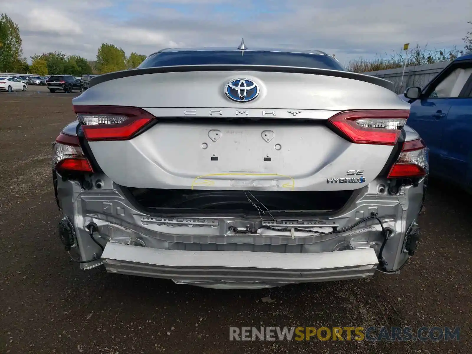 9 Photograph of a damaged car 4T1B21HK8MU015516 TOYOTA CAMRY 2021