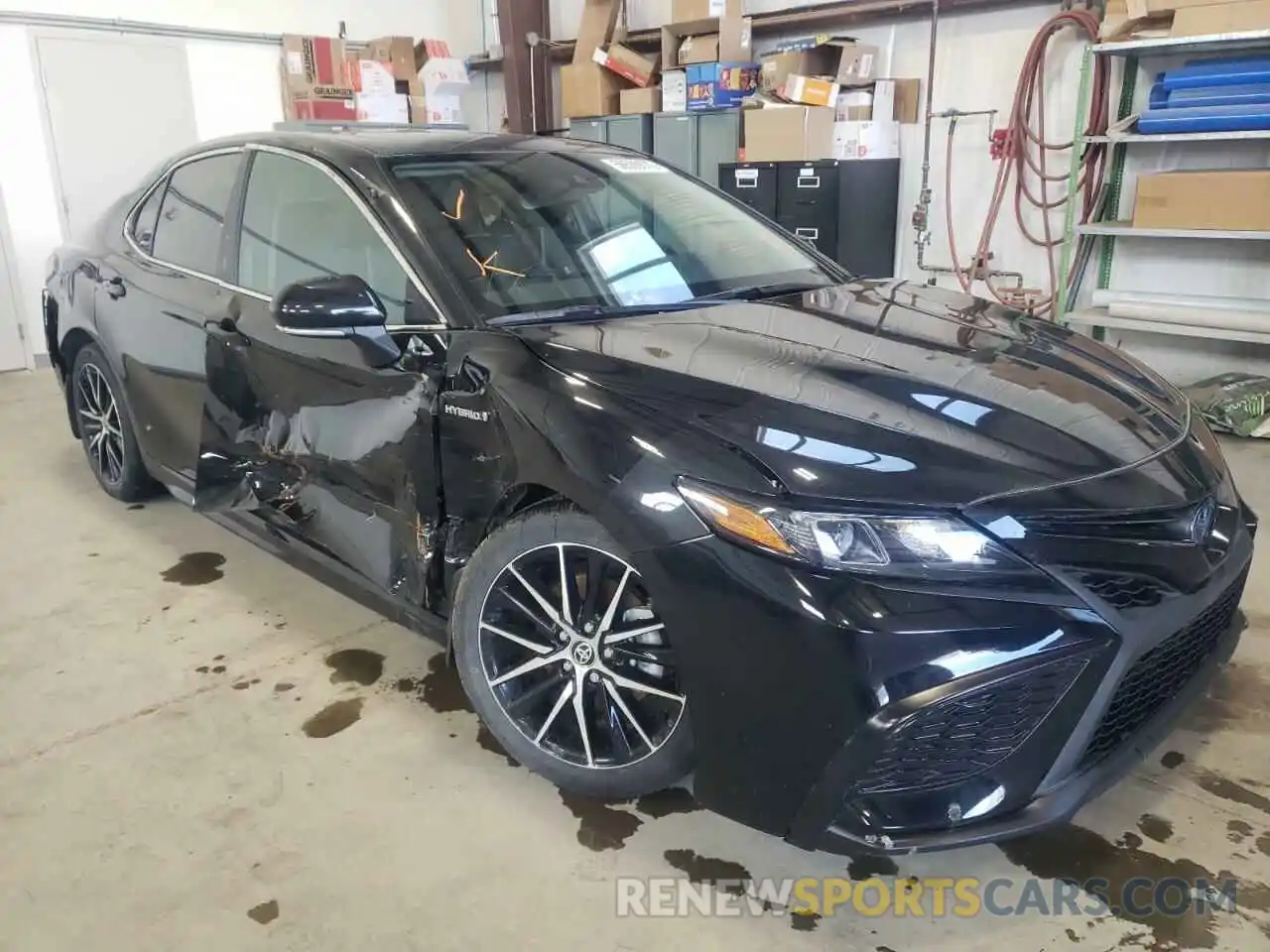 1 Photograph of a damaged car 4T1B21HK9MU016108 TOYOTA CAMRY 2021