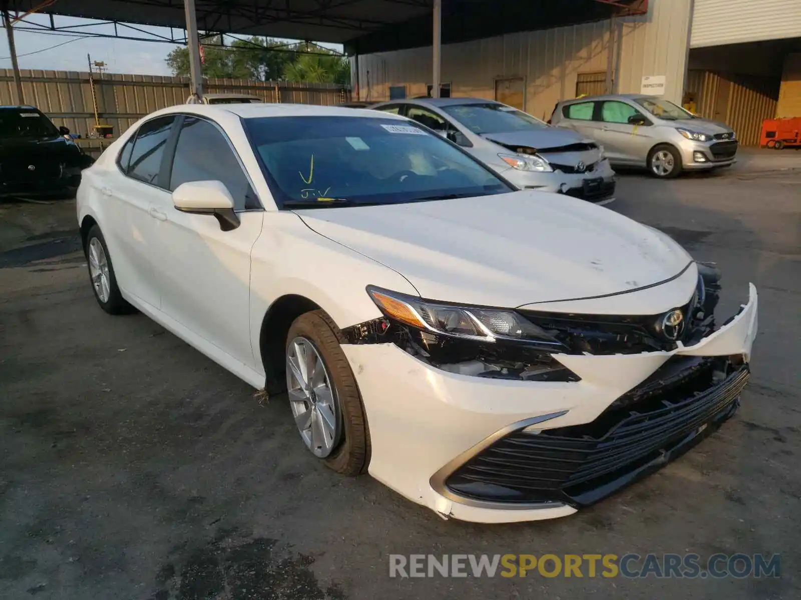 1 Photograph of a damaged car 4T1C11AK0MU438320 TOYOTA CAMRY 2021