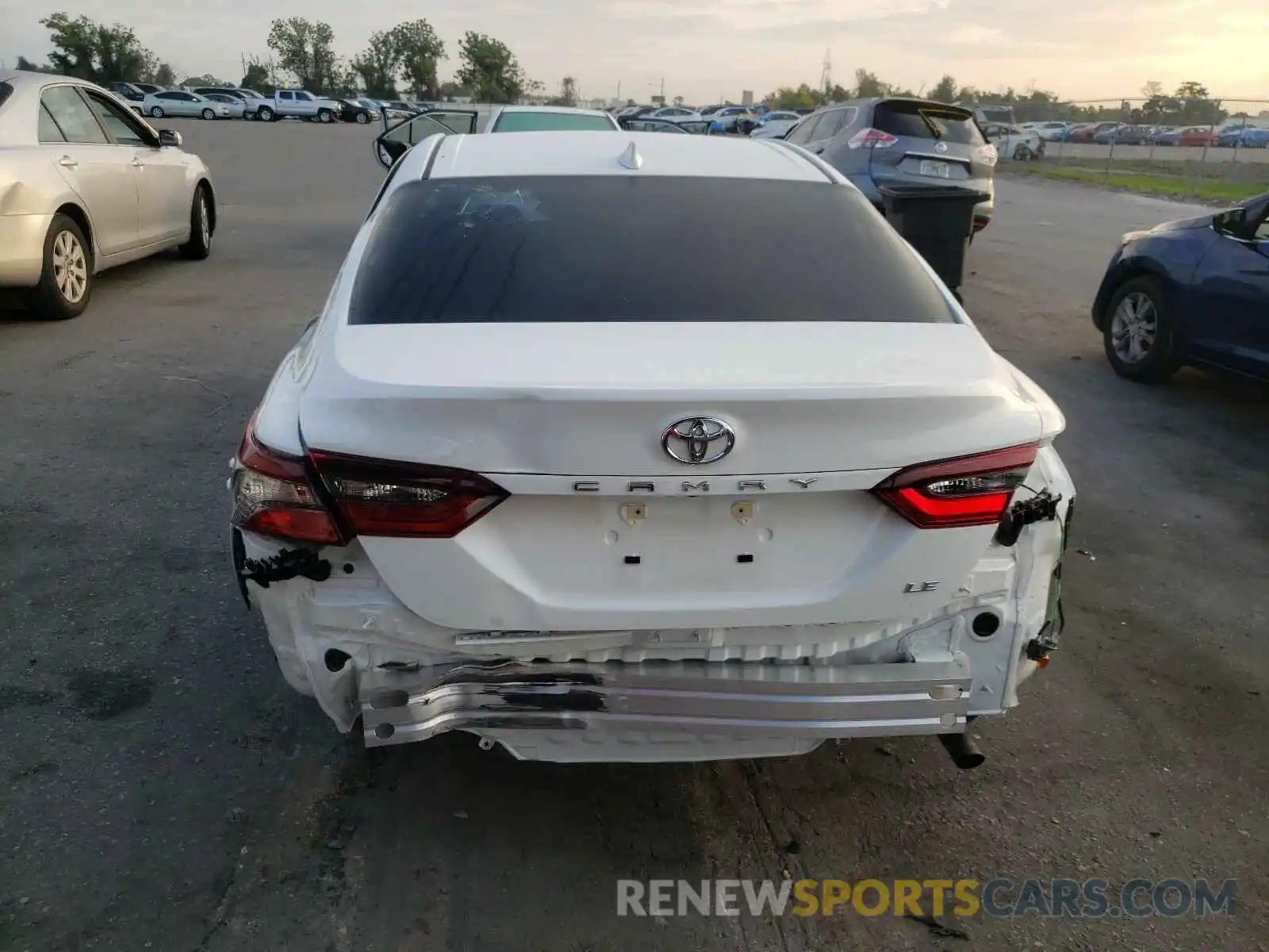 9 Photograph of a damaged car 4T1C11AK0MU438320 TOYOTA CAMRY 2021