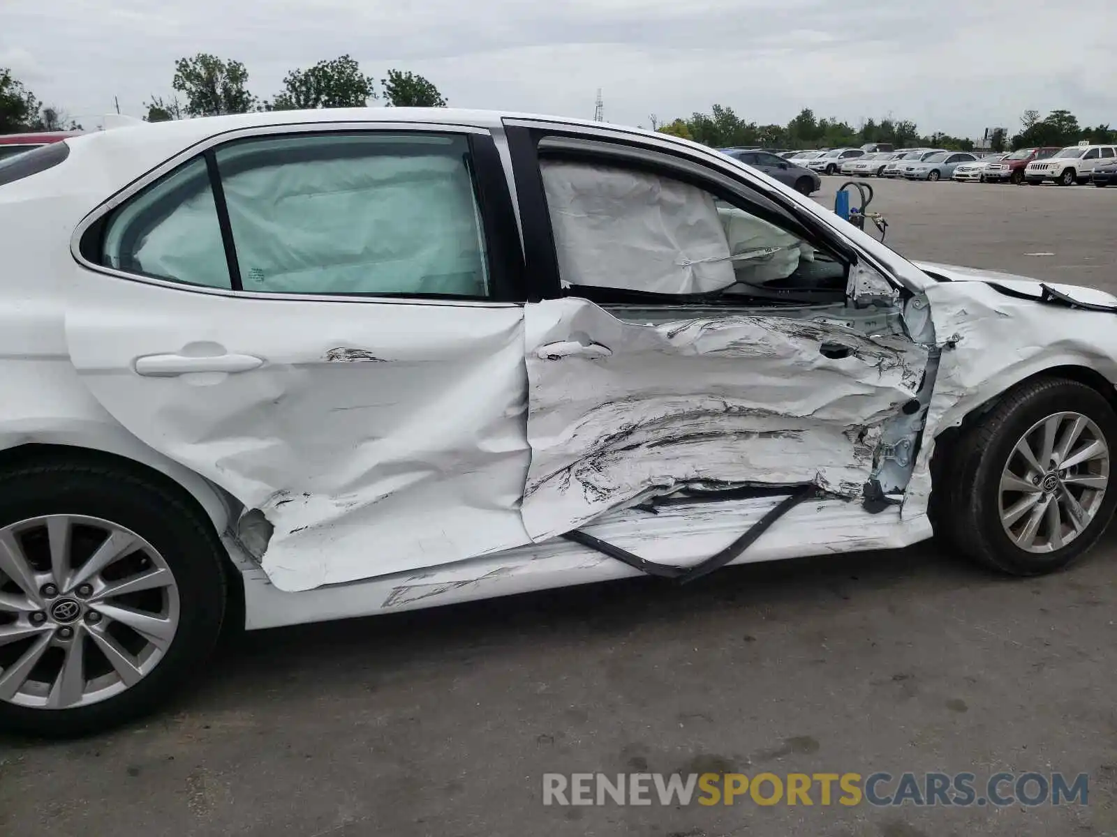 9 Photograph of a damaged car 4T1C11AK0MU442576 TOYOTA CAMRY 2021