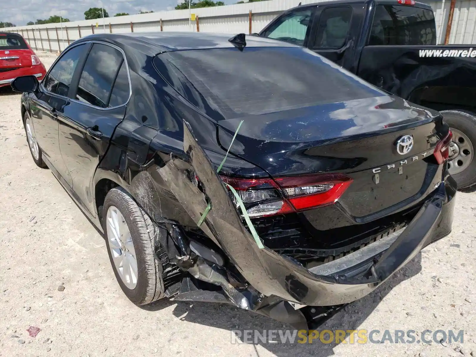 3 Photograph of a damaged car 4T1C11AK0MU551040 TOYOTA CAMRY 2021