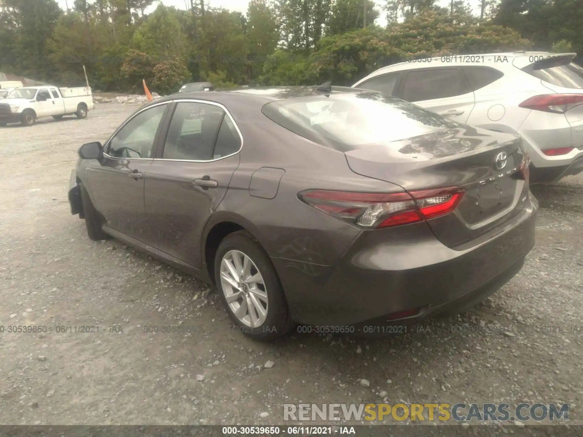 3 Photograph of a damaged car 4T1C11AK0MU575032 TOYOTA CAMRY 2021