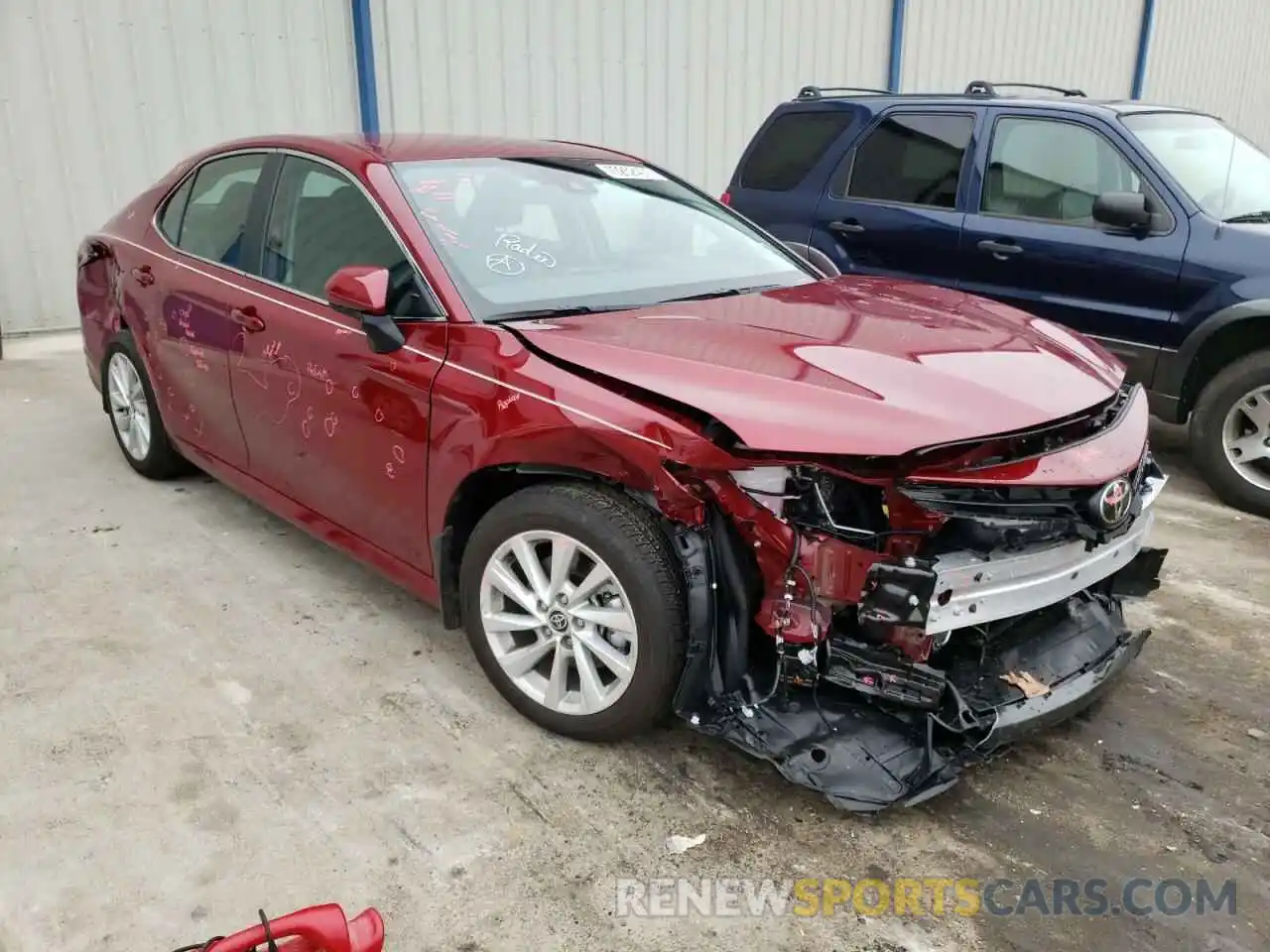 1 Photograph of a damaged car 4T1C11AK0MU612046 TOYOTA CAMRY 2021