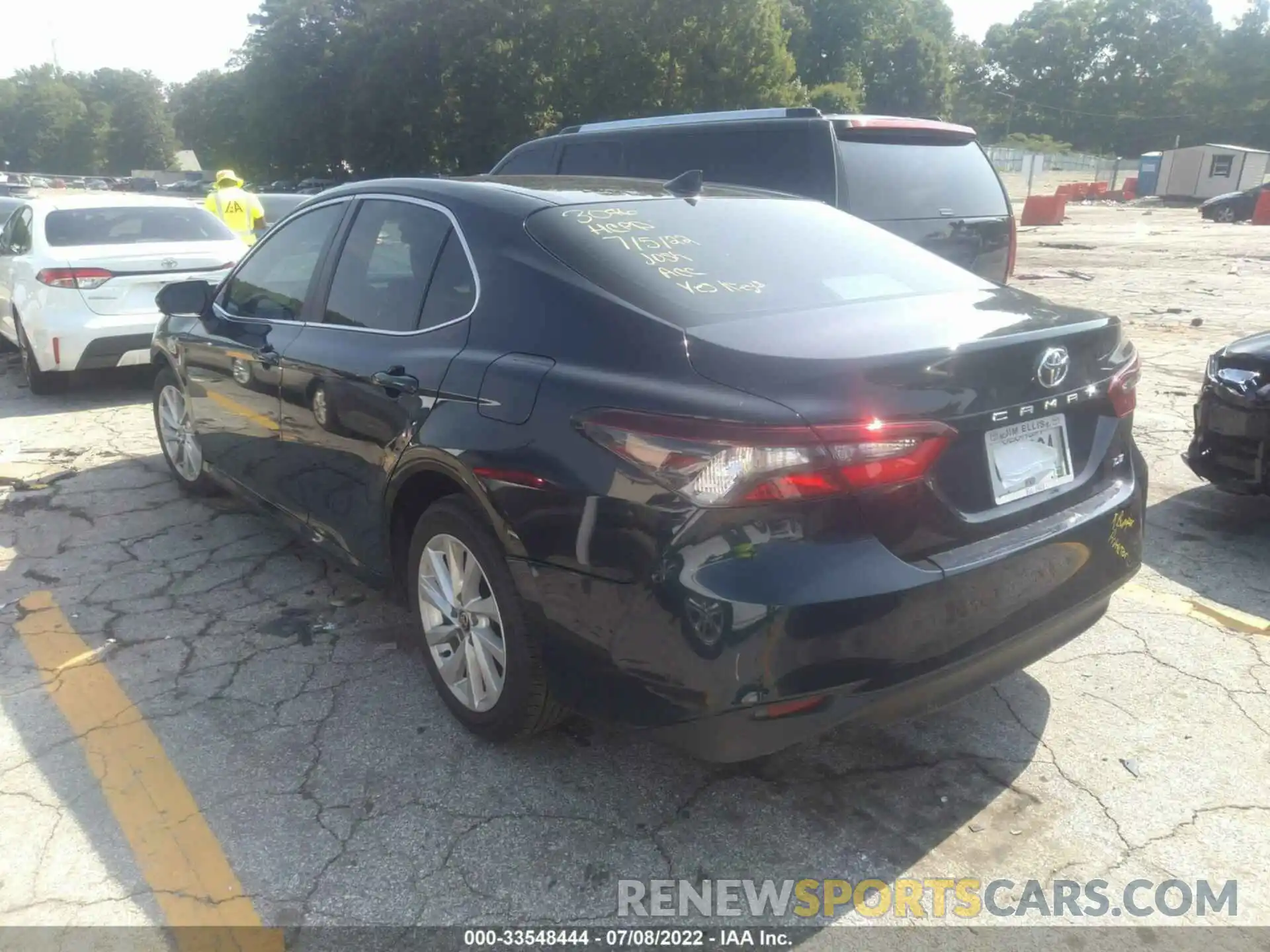 3 Photograph of a damaged car 4T1C11AK1MU423096 TOYOTA CAMRY 2021