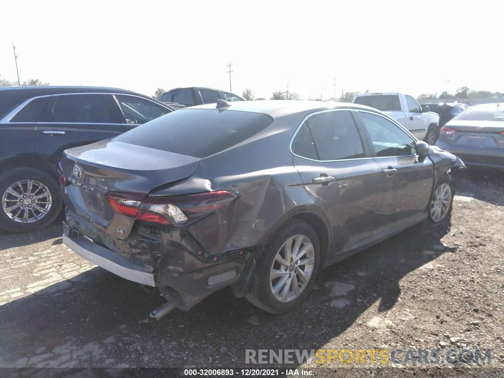 4 Photograph of a damaged car 4T1C11AK1MU461119 TOYOTA CAMRY 2021