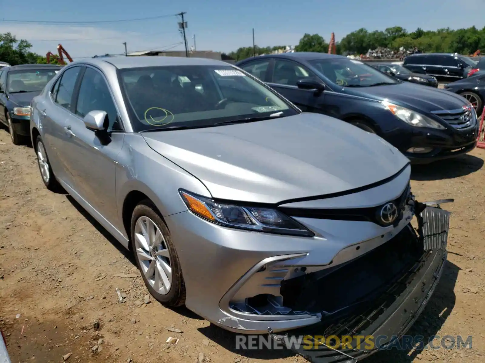 1 Photograph of a damaged car 4T1C11AK1MU516362 TOYOTA CAMRY 2021