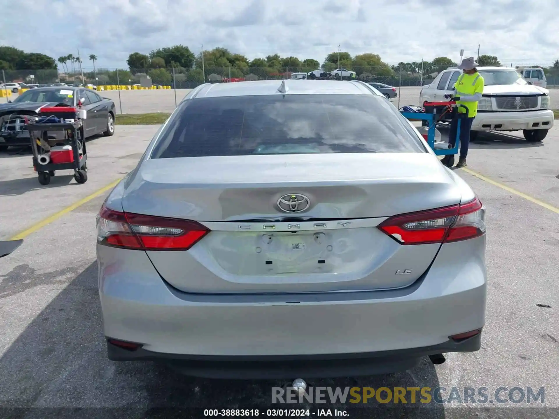 16 Photograph of a damaged car 4T1C11AK1MU536207 TOYOTA CAMRY 2021