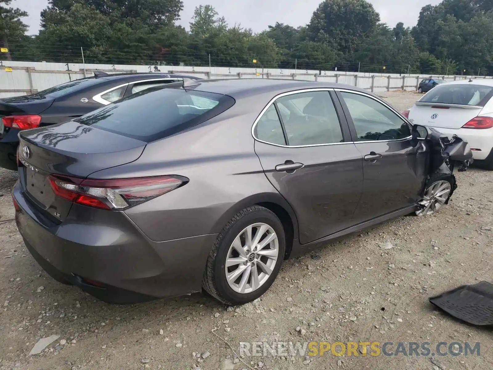 4 Photograph of a damaged car 4T1C11AK1MU536580 TOYOTA CAMRY 2021