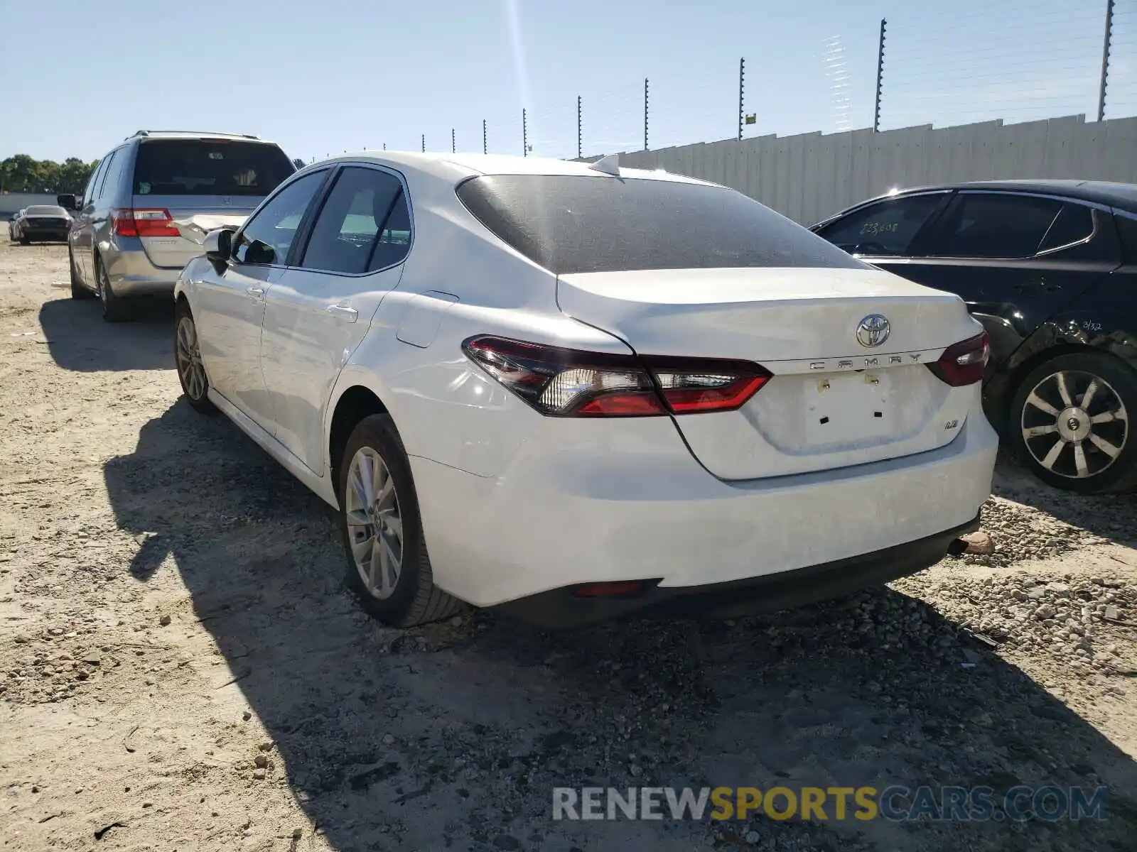 3 Photograph of a damaged car 4T1C11AK1MU547627 TOYOTA CAMRY 2021