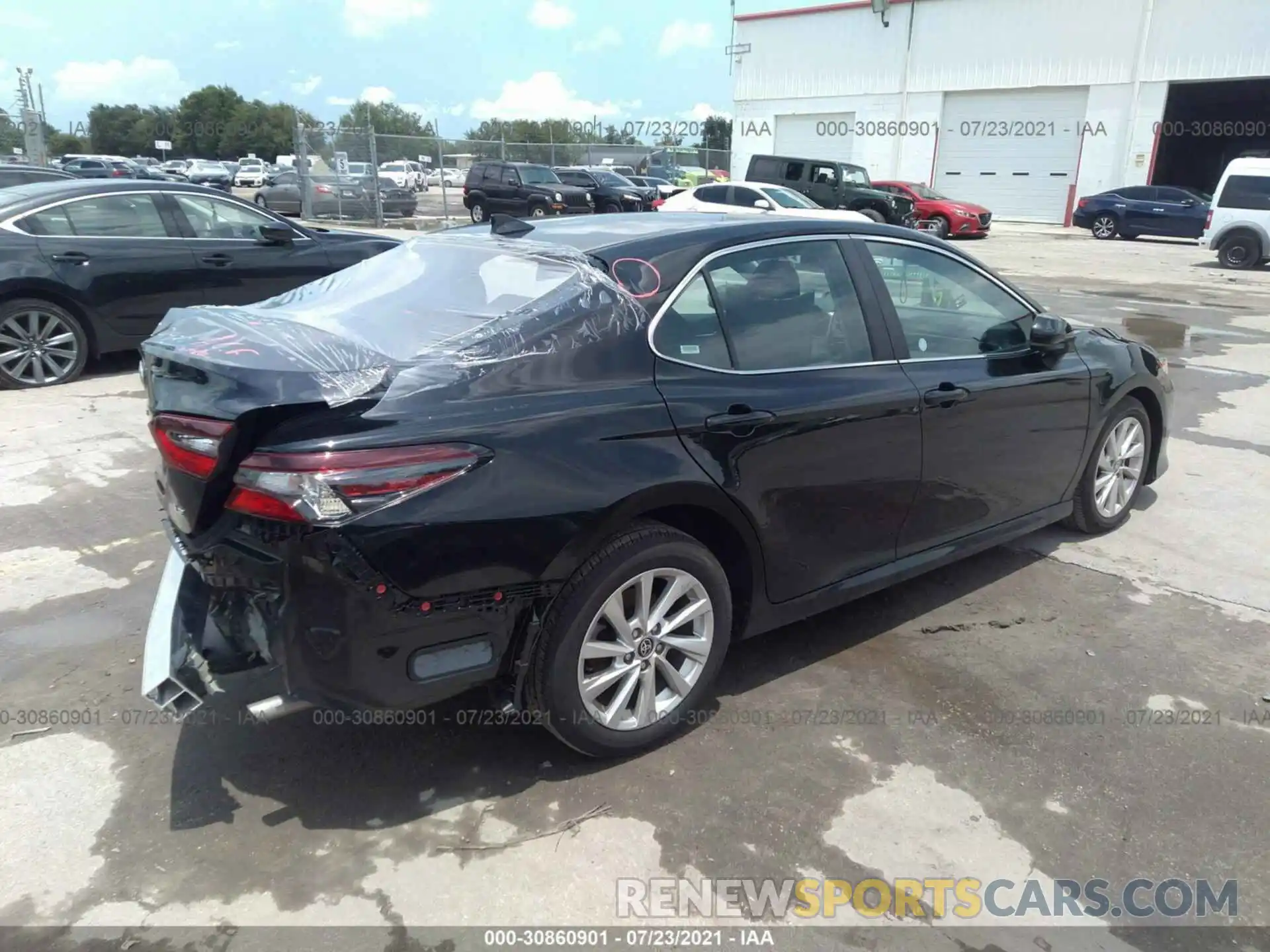 4 Photograph of a damaged car 4T1C11AK1MU552939 TOYOTA CAMRY 2021