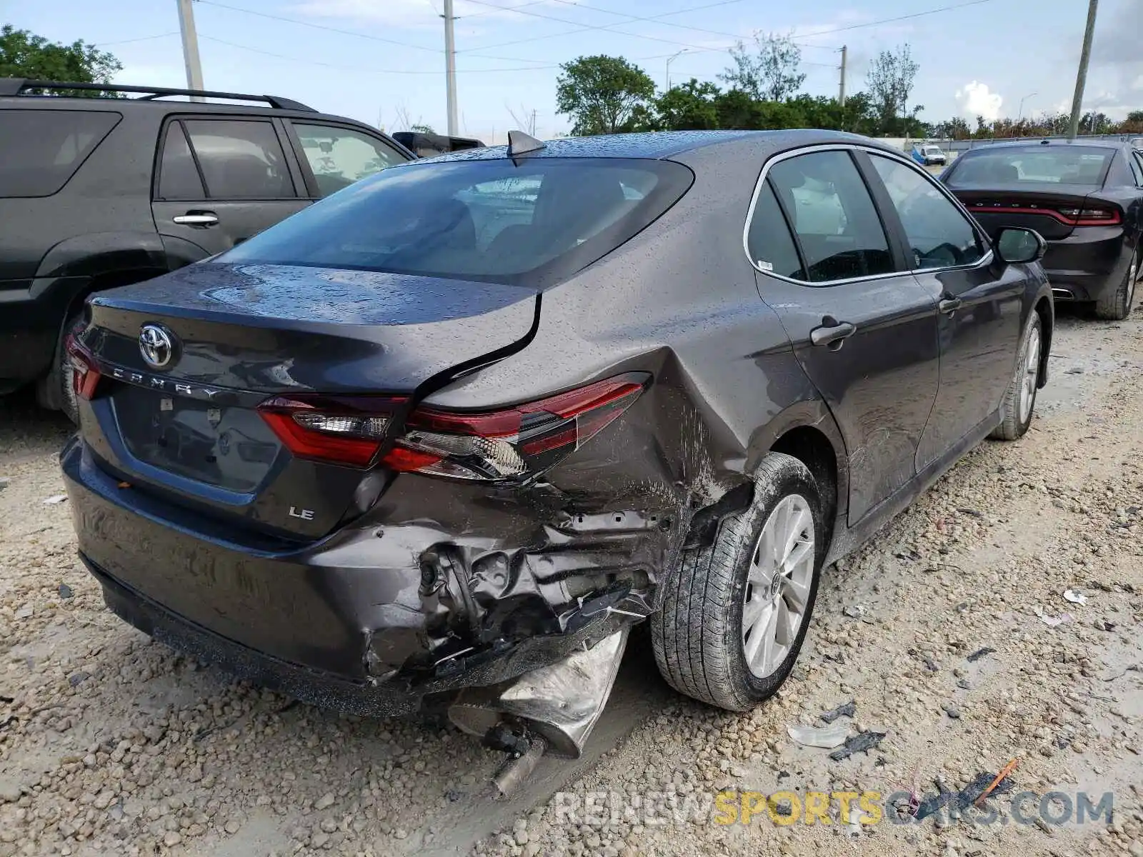 4 Photograph of a damaged car 4T1C11AK1MU561978 TOYOTA CAMRY 2021