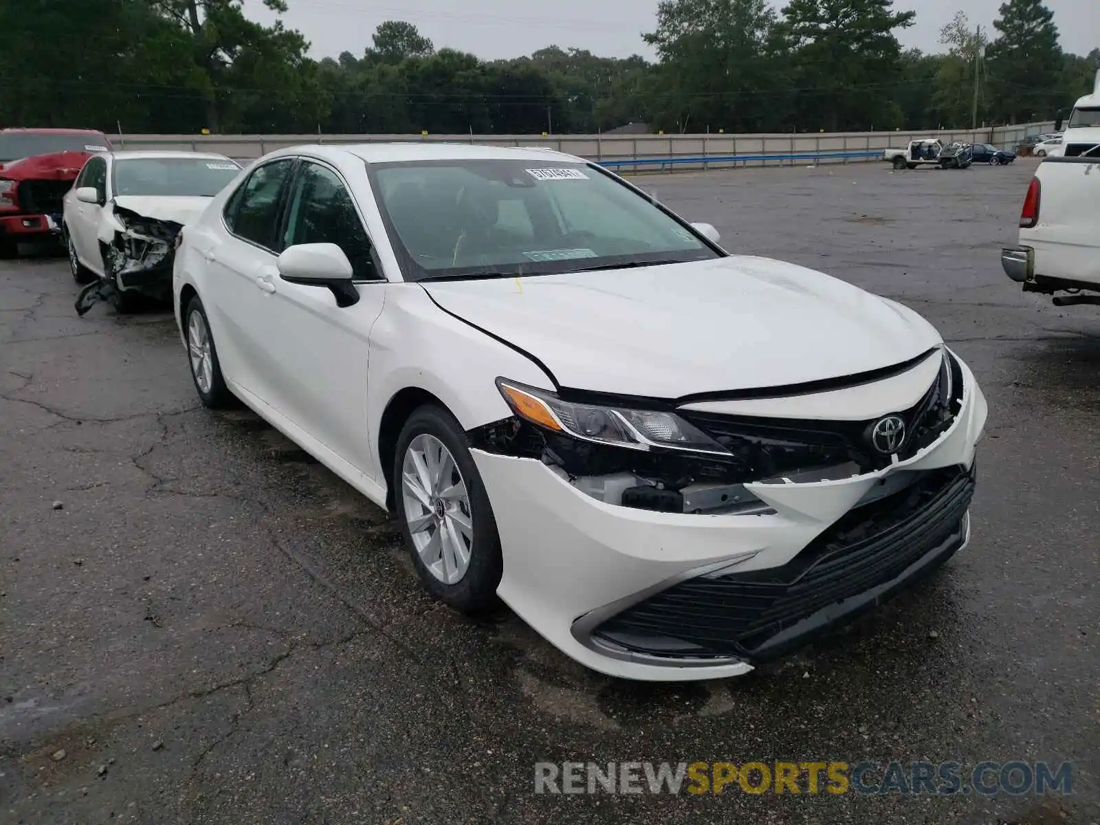 1 Photograph of a damaged car 4T1C11AK1MU572740 TOYOTA CAMRY 2021