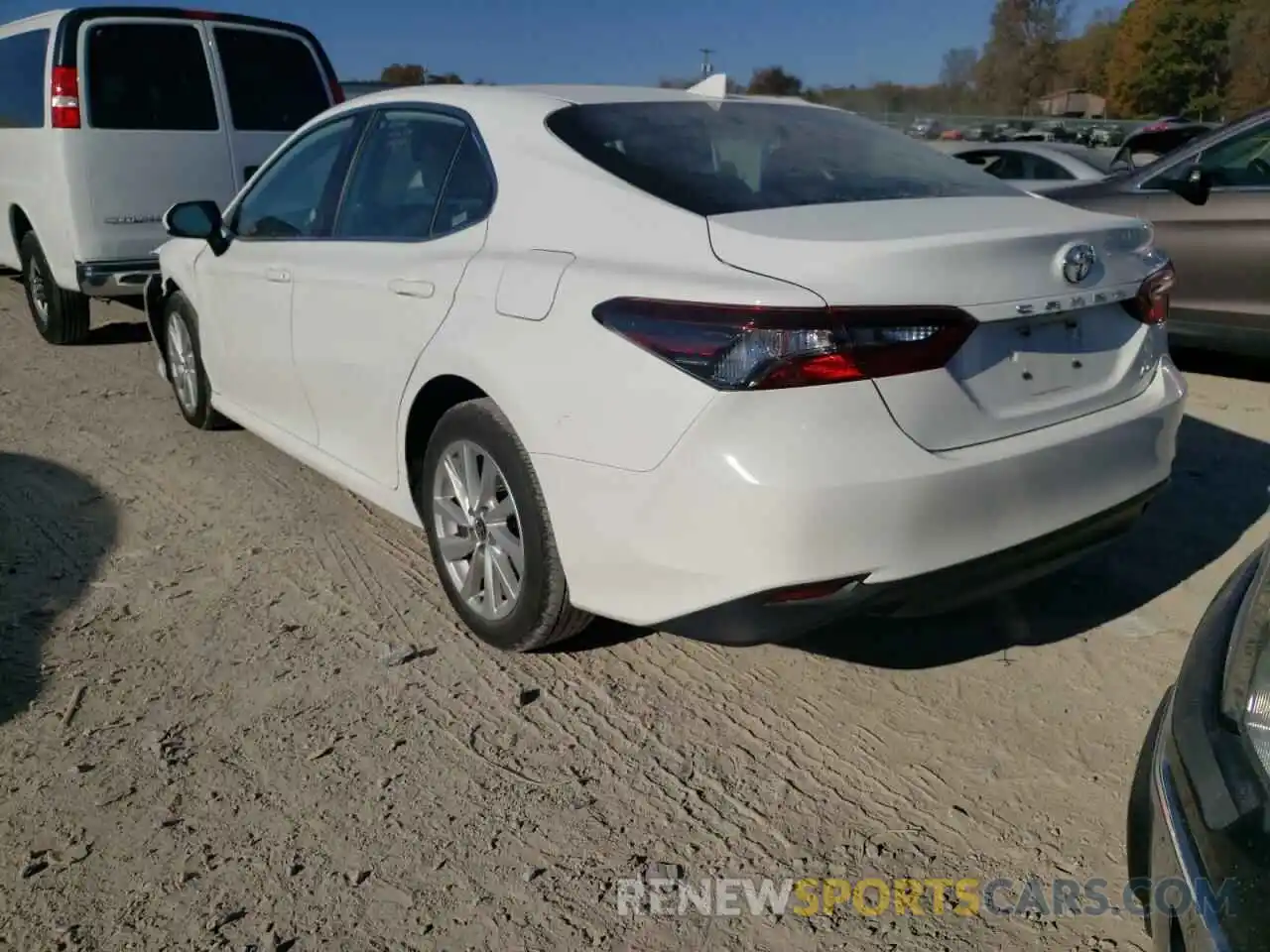 3 Photograph of a damaged car 4T1C11AK1MU593460 TOYOTA CAMRY 2021