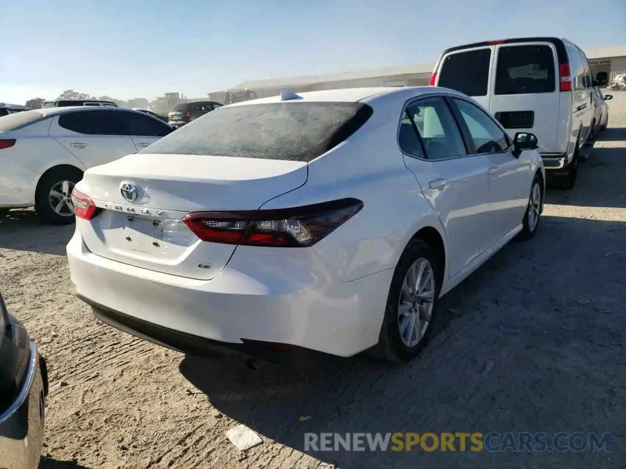 4 Photograph of a damaged car 4T1C11AK1MU593460 TOYOTA CAMRY 2021