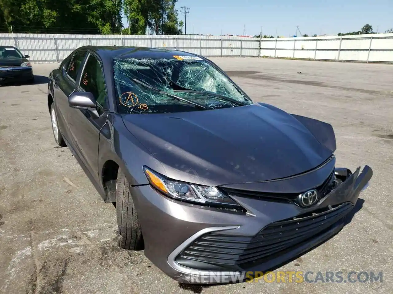 1 Photograph of a damaged car 4T1C11AK2MU414424 TOYOTA CAMRY 2021