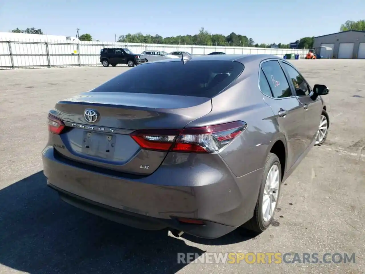 4 Photograph of a damaged car 4T1C11AK2MU414424 TOYOTA CAMRY 2021