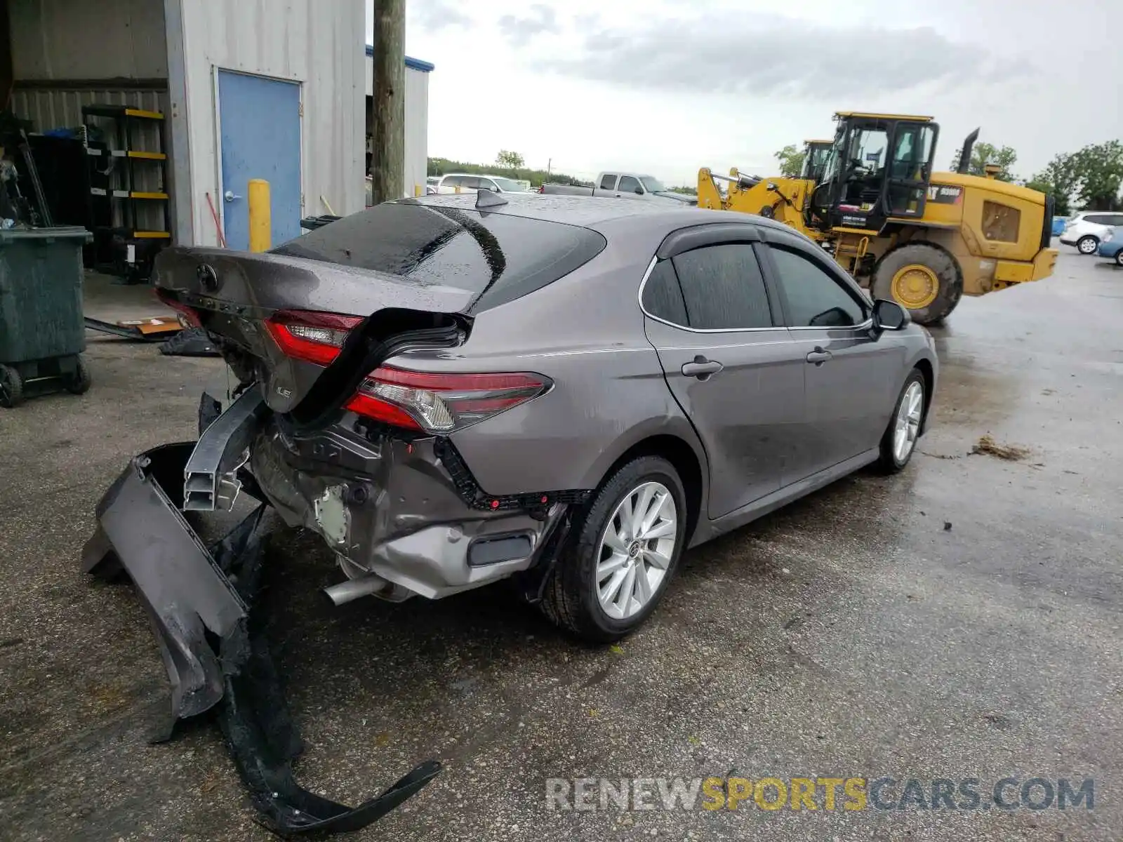 4 Photograph of a damaged car 4T1C11AK2MU430557 TOYOTA CAMRY 2021