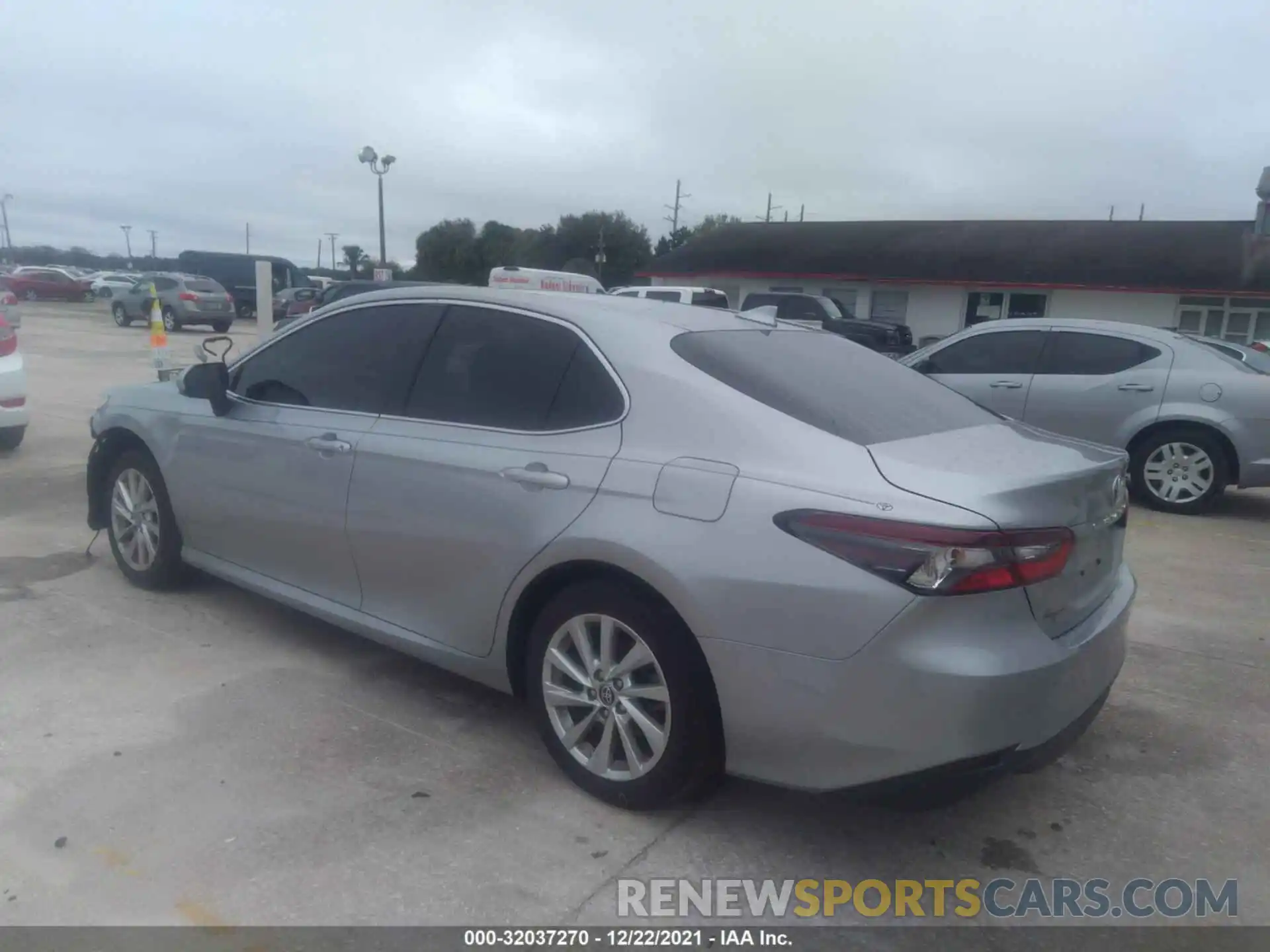 3 Photograph of a damaged car 4T1C11AK2MU444636 TOYOTA CAMRY 2021