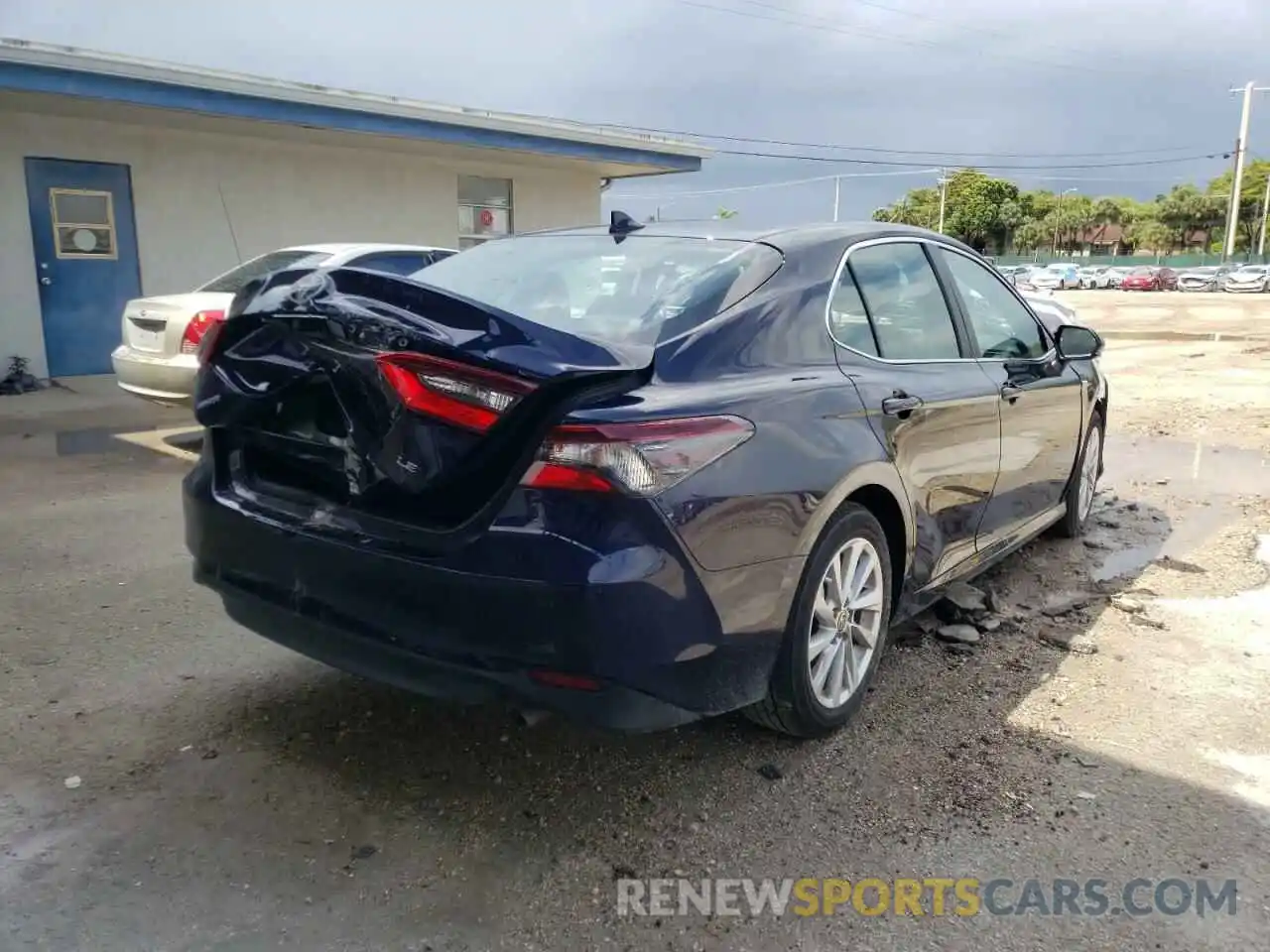 4 Photograph of a damaged car 4T1C11AK2MU459847 TOYOTA CAMRY 2021