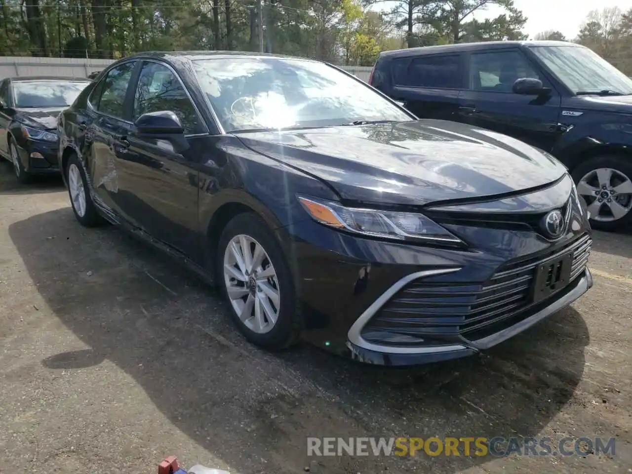 1 Photograph of a damaged car 4T1C11AK2MU464014 TOYOTA CAMRY 2021