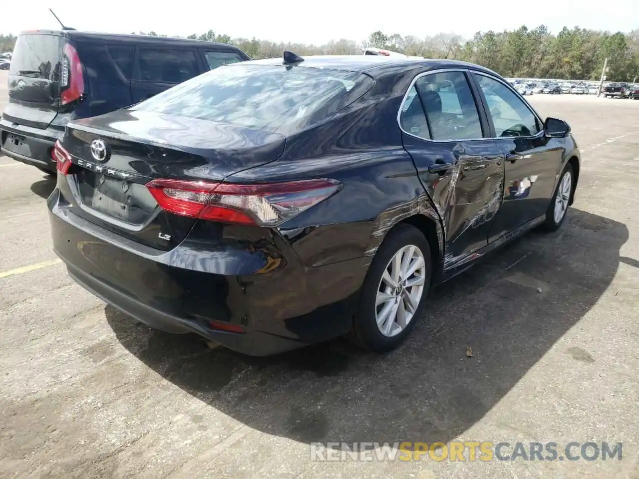 4 Photograph of a damaged car 4T1C11AK2MU464014 TOYOTA CAMRY 2021